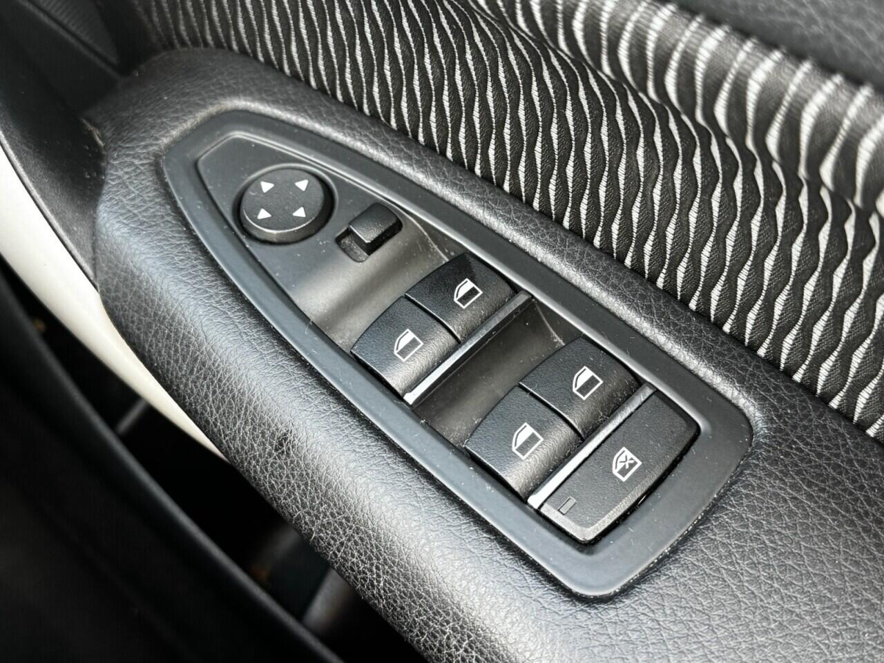 BMW 1 Series view 36