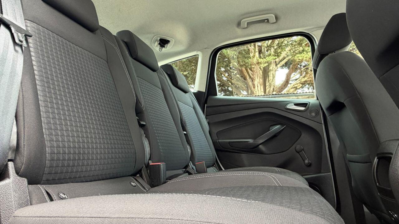 Ford C-Max view 13