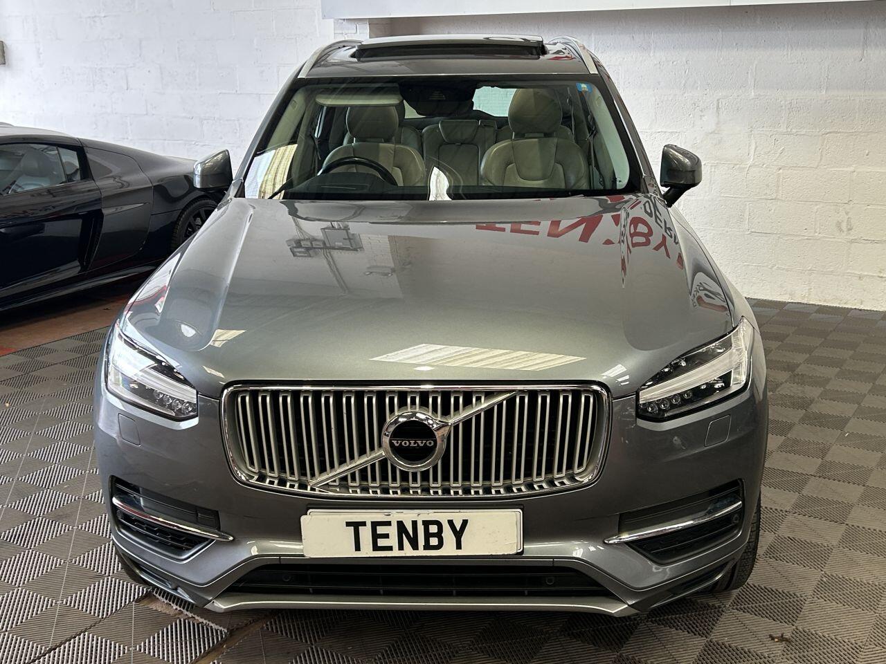 Volvo XC90 view 4