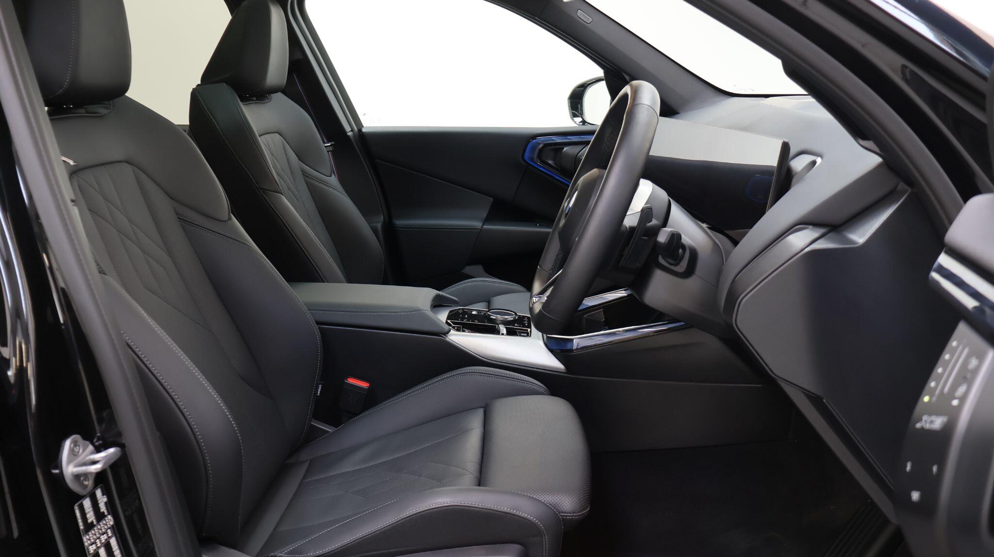 BMW X3 view 6