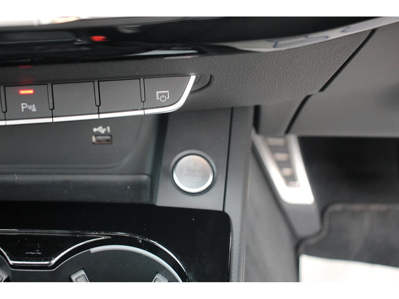 Audi A4 view 28