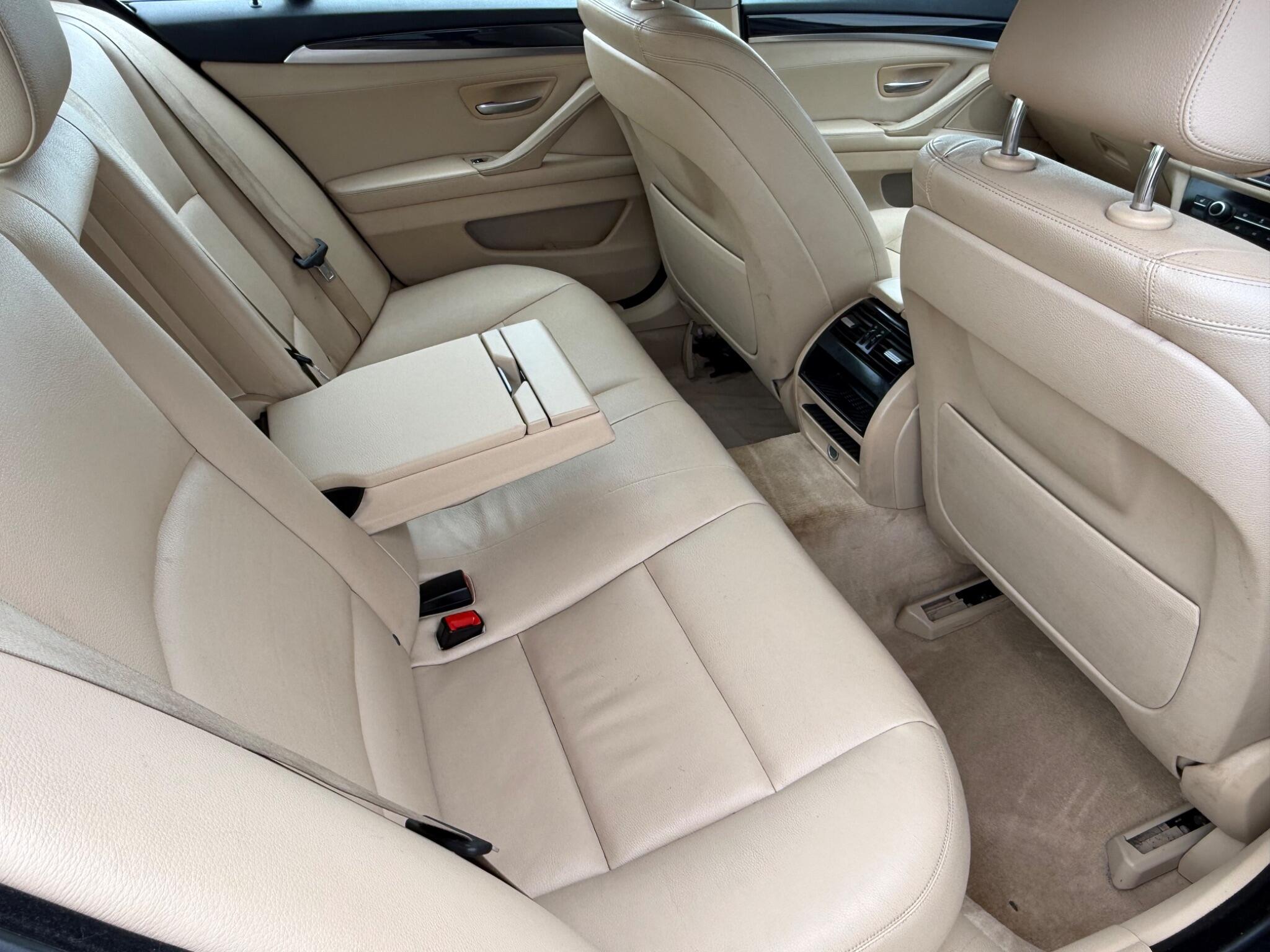 BMW 5 Series view 23