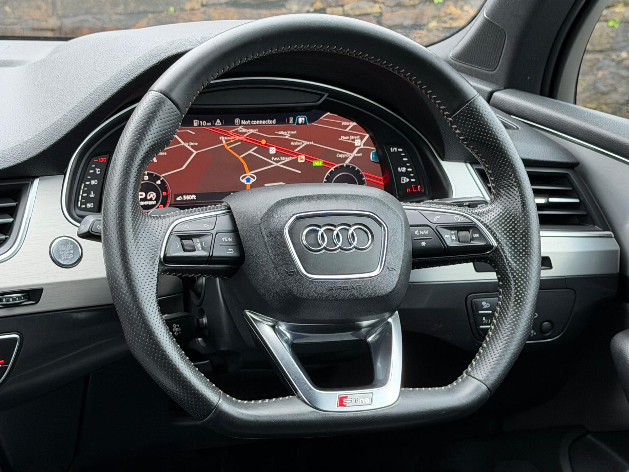 Audi Q7 view 26