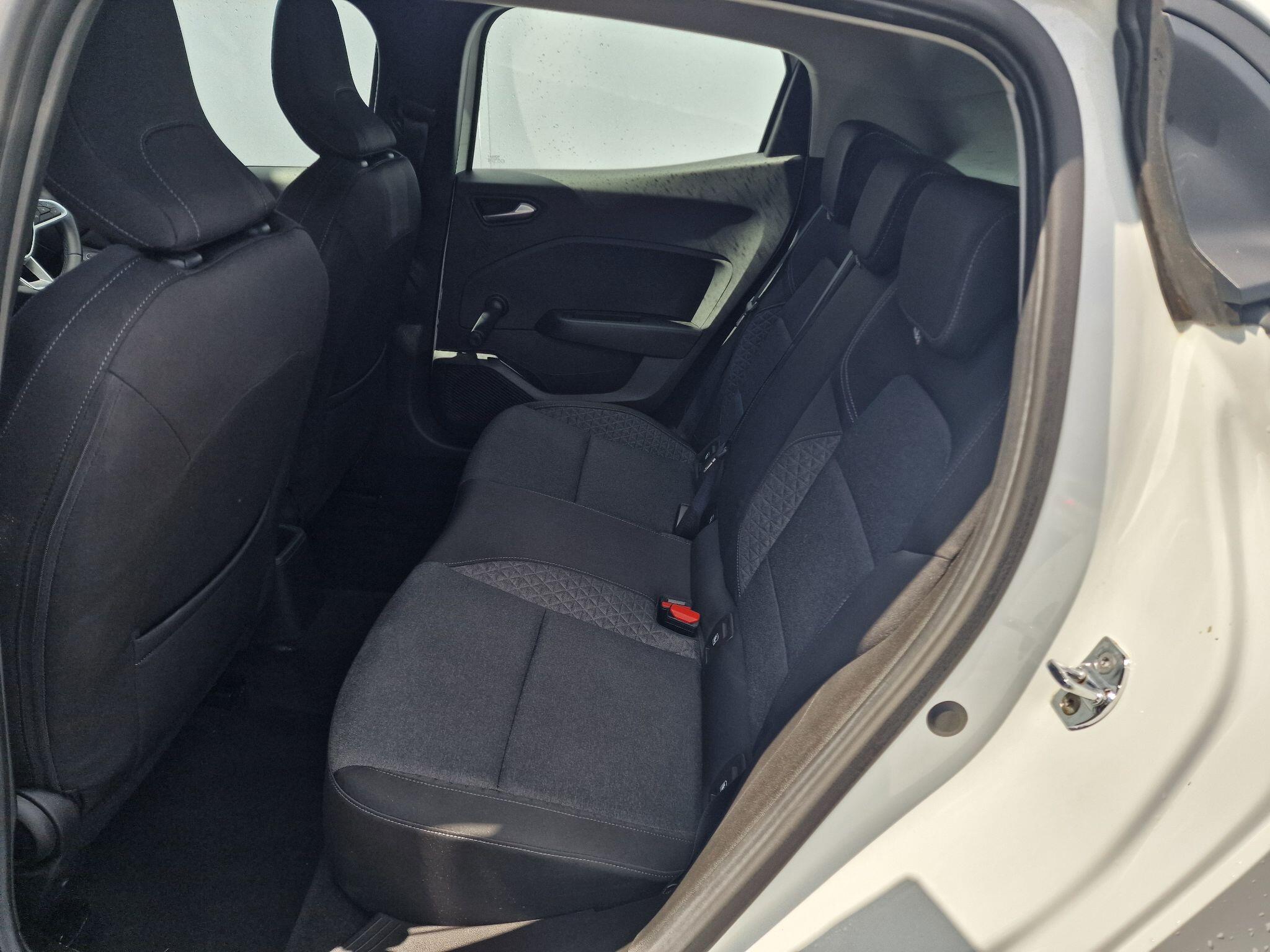 Renault Clio view 29
