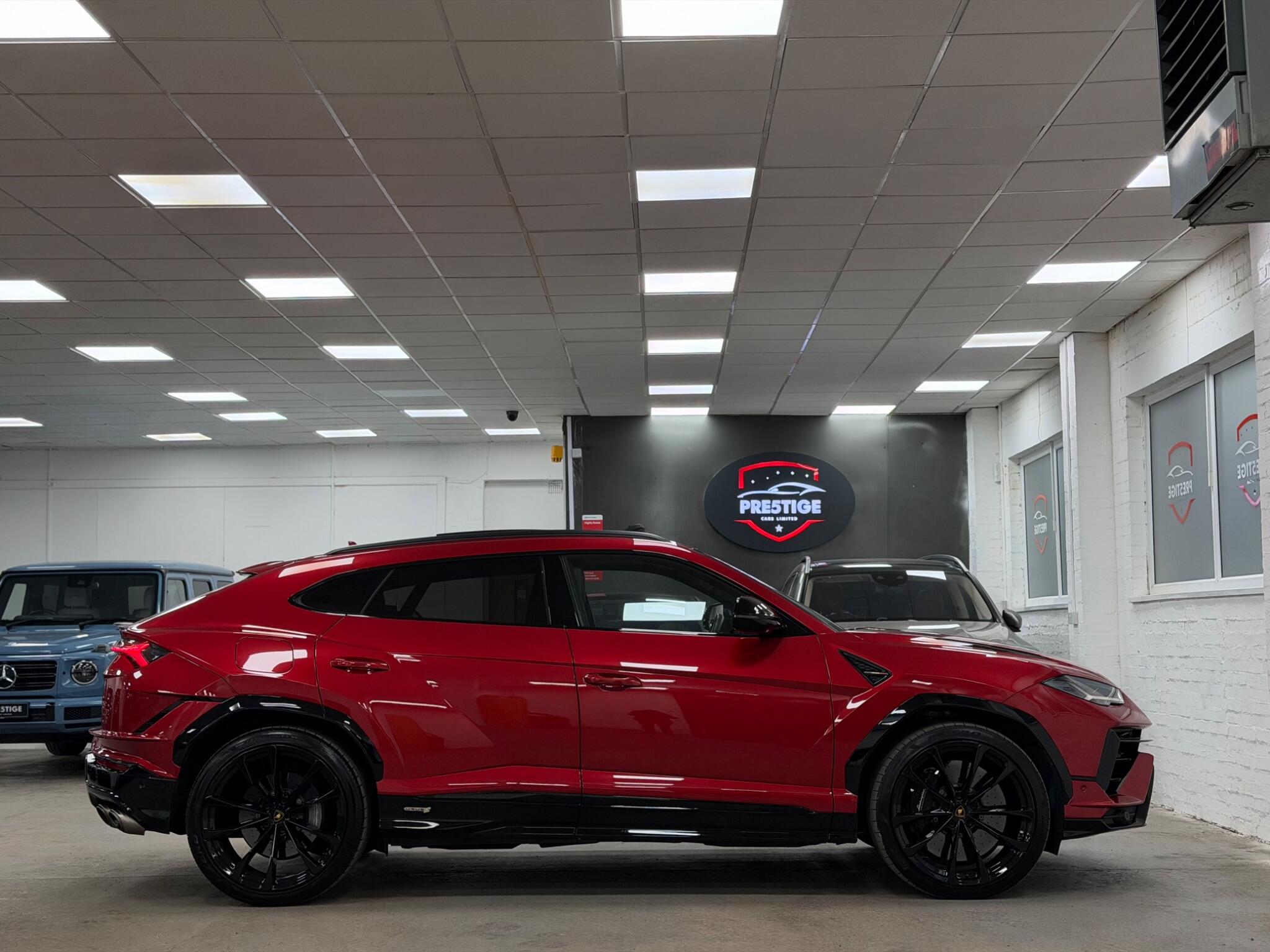 Lamborghini Urus view 8