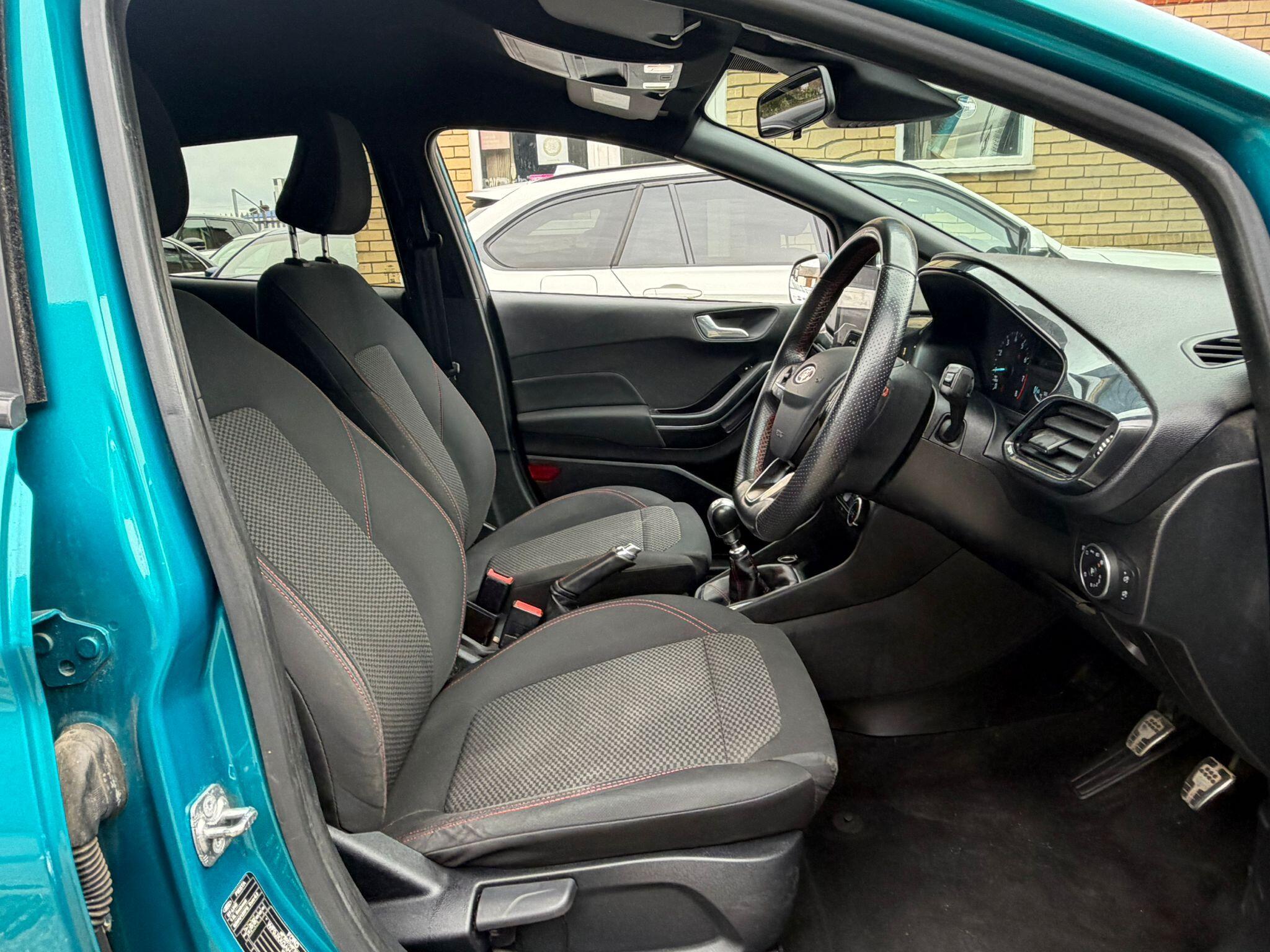 Ford Fiesta view 9