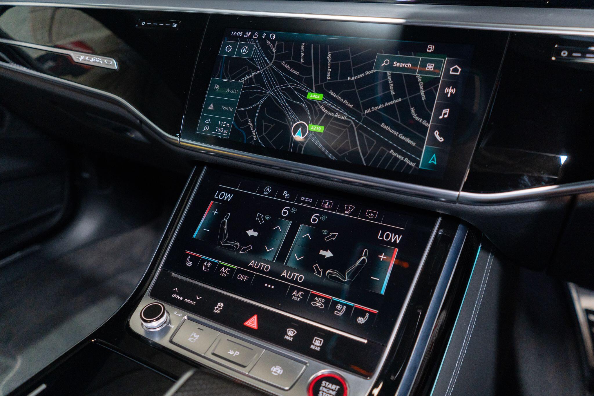 Audi S8 view 22