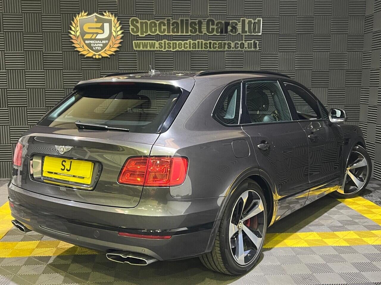 Bentley Bentayga view 33