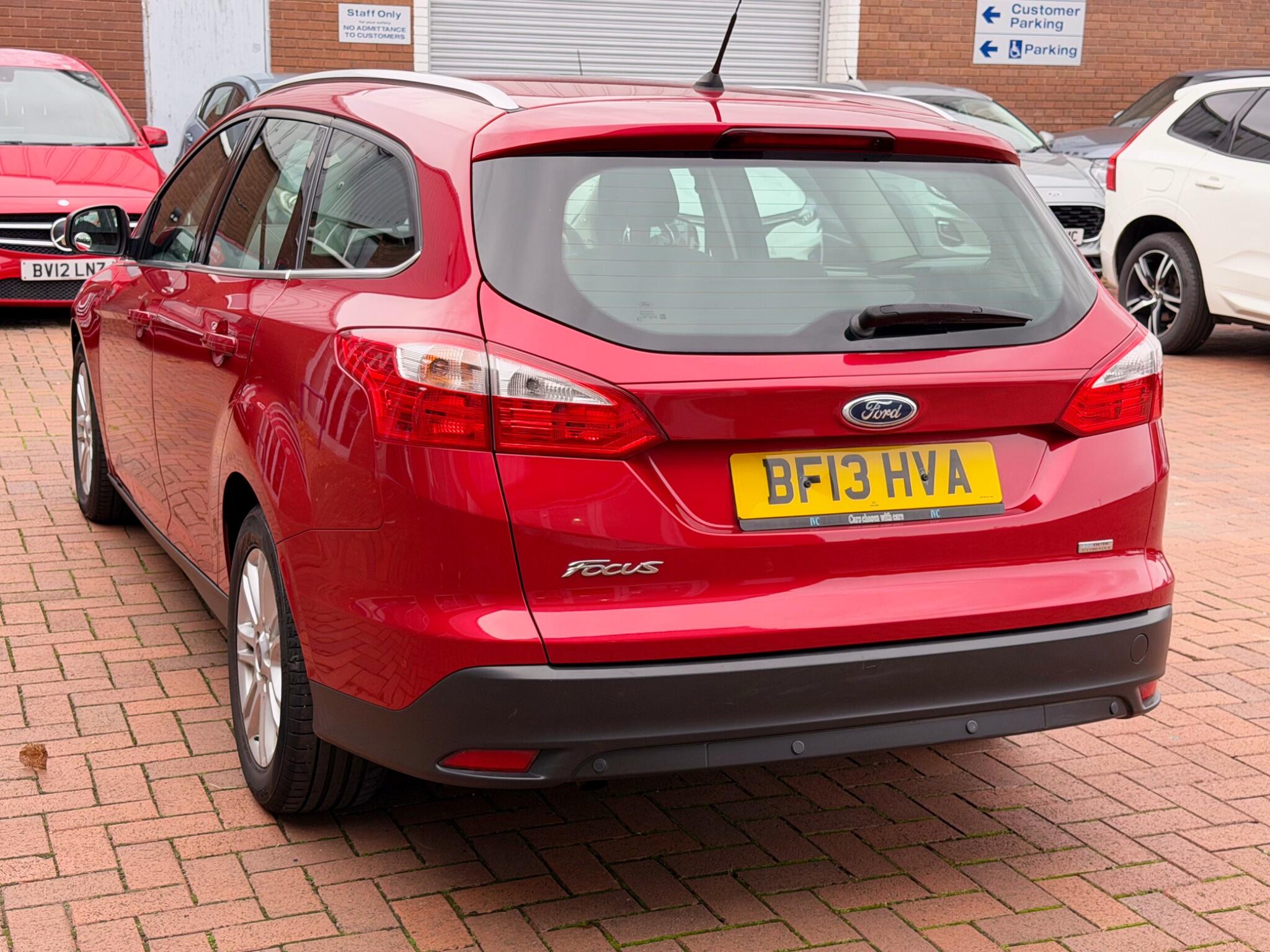 Ford Focus view 24