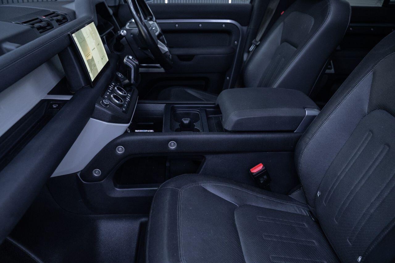 Land Rover Defender view 38