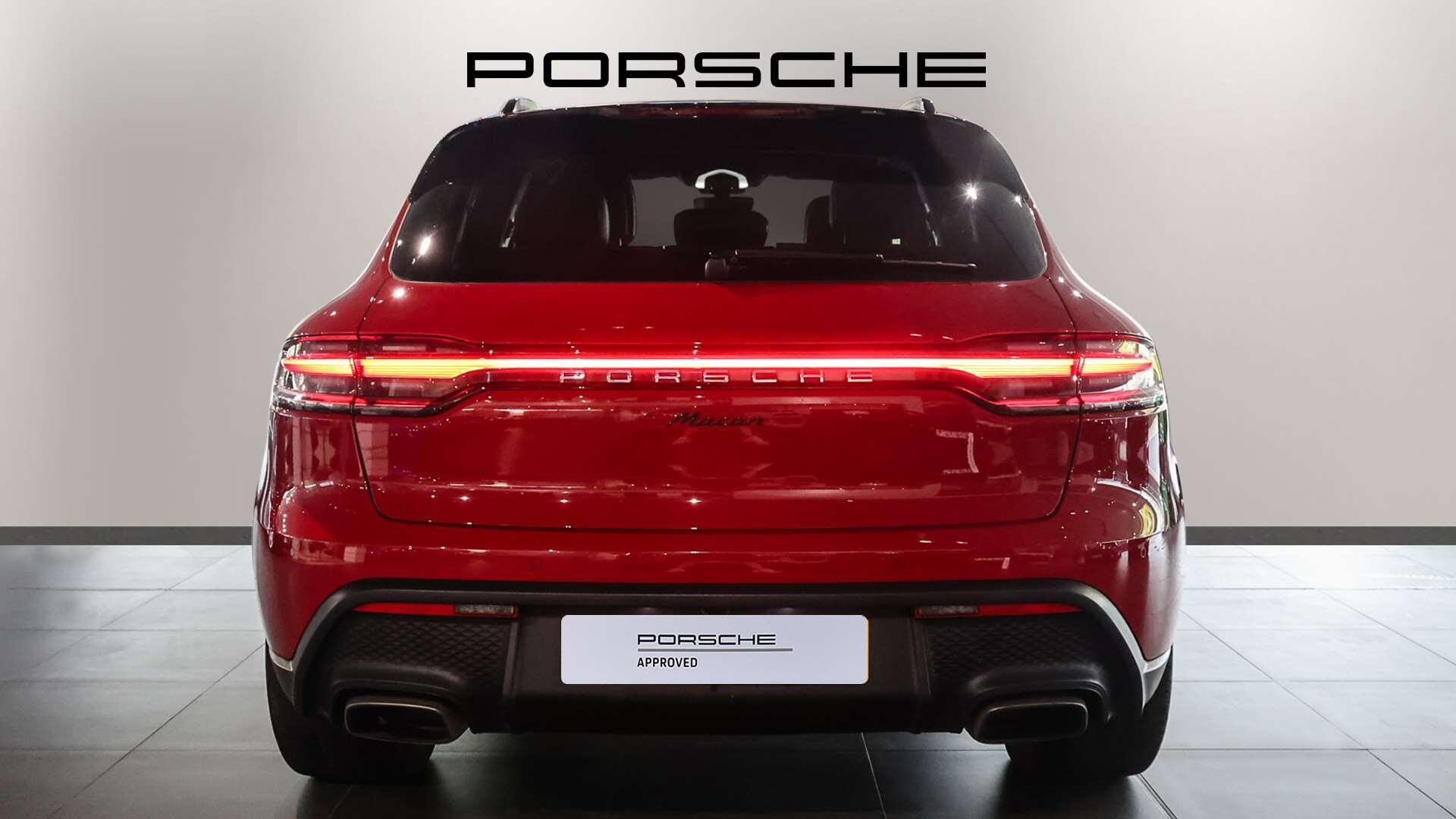 Porsche Macan view 10