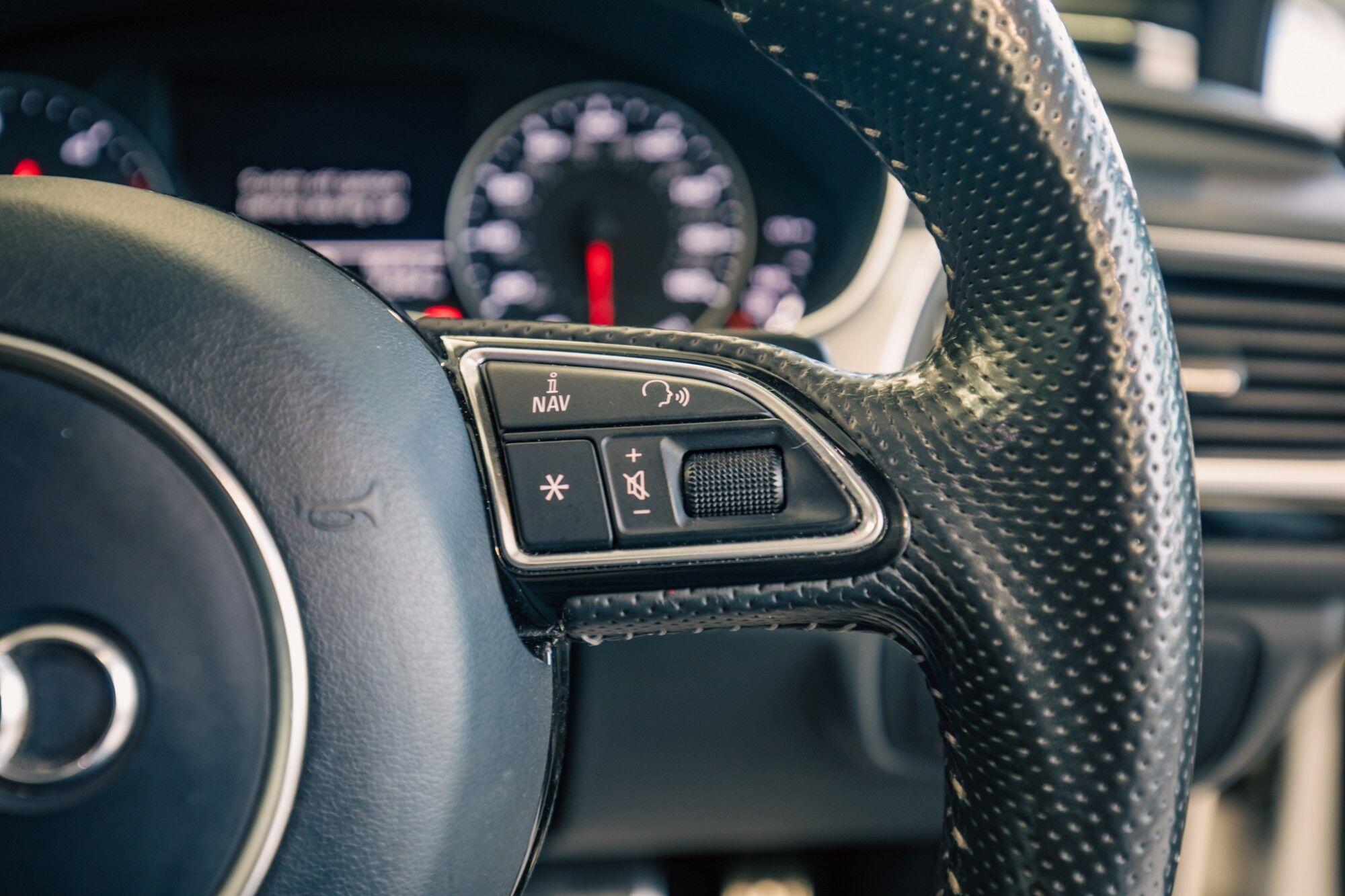 Audi A6 view 14