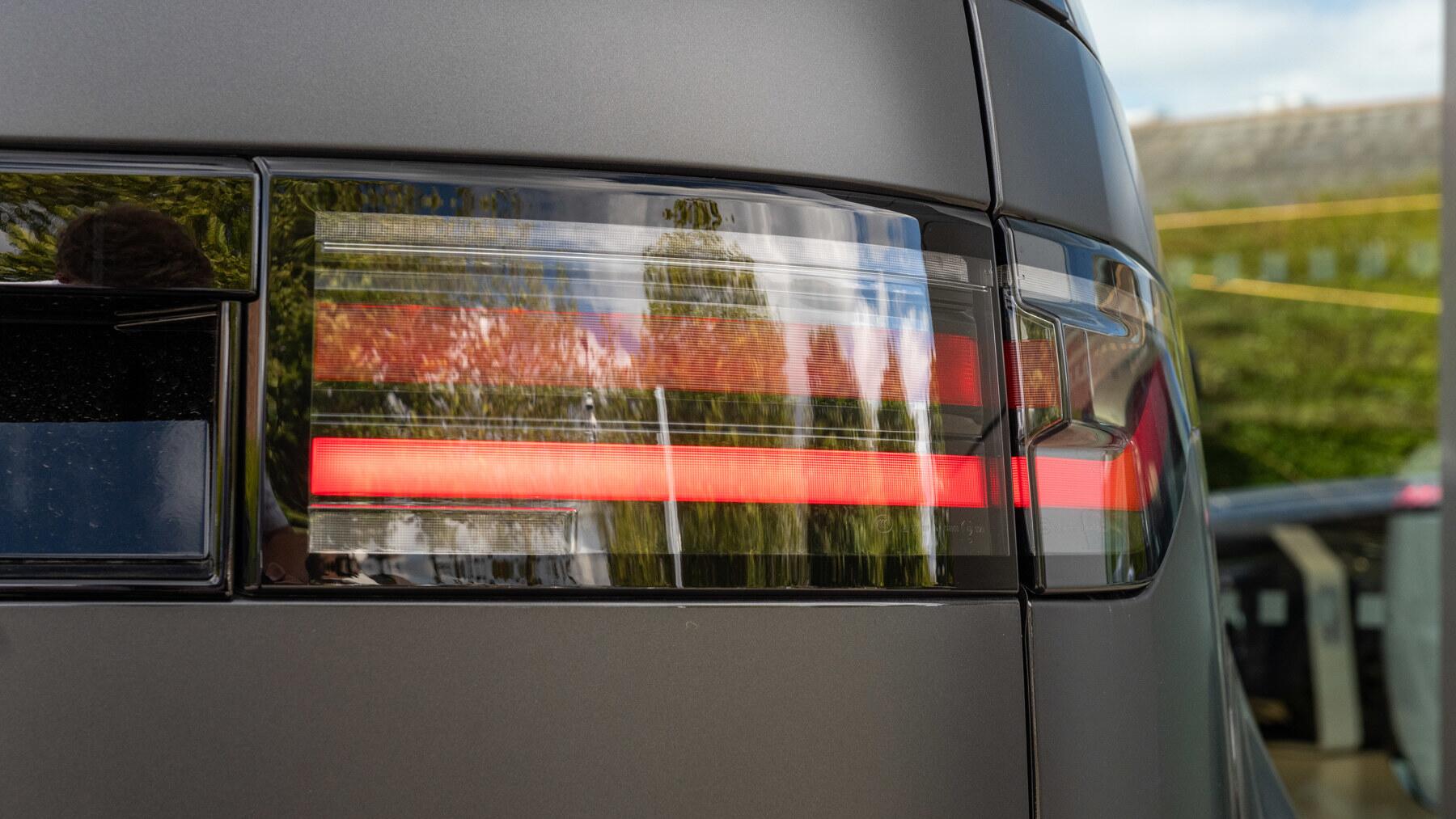 Land Rover Discovery view 60