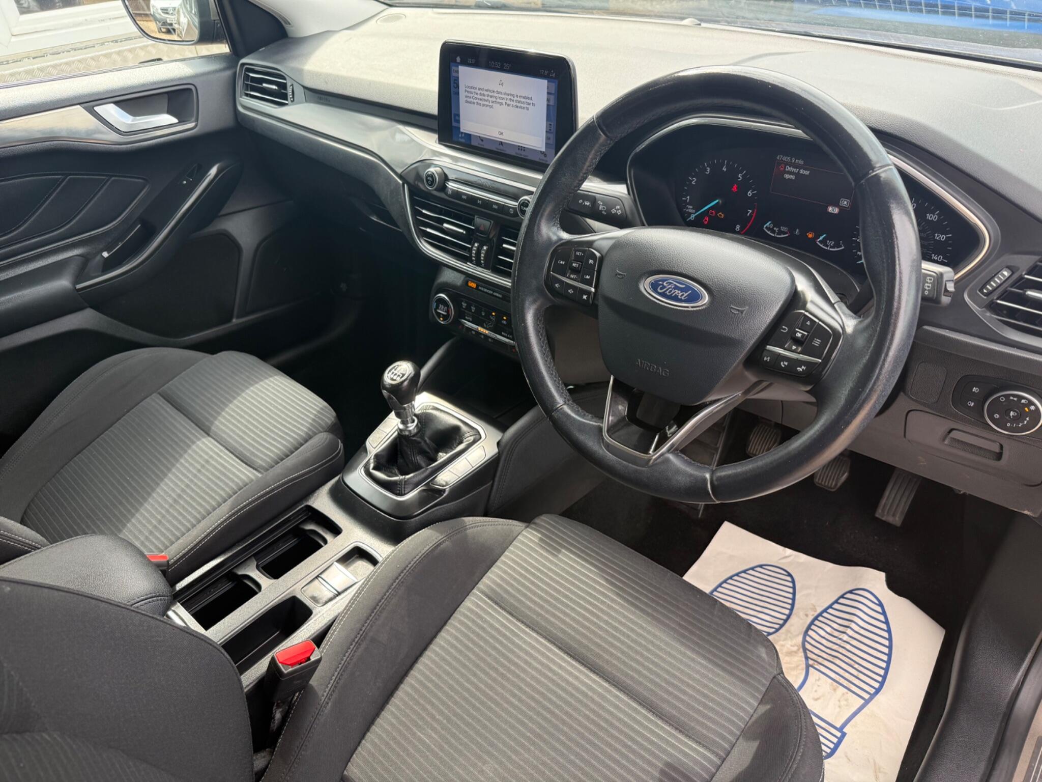 Ford Focus view 9