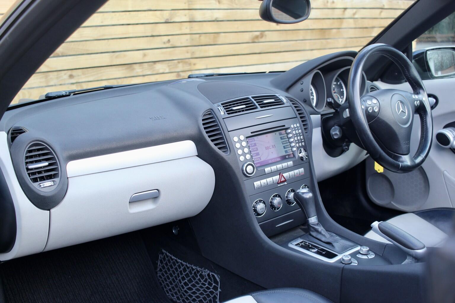Mercedes-Benz SLK view 10