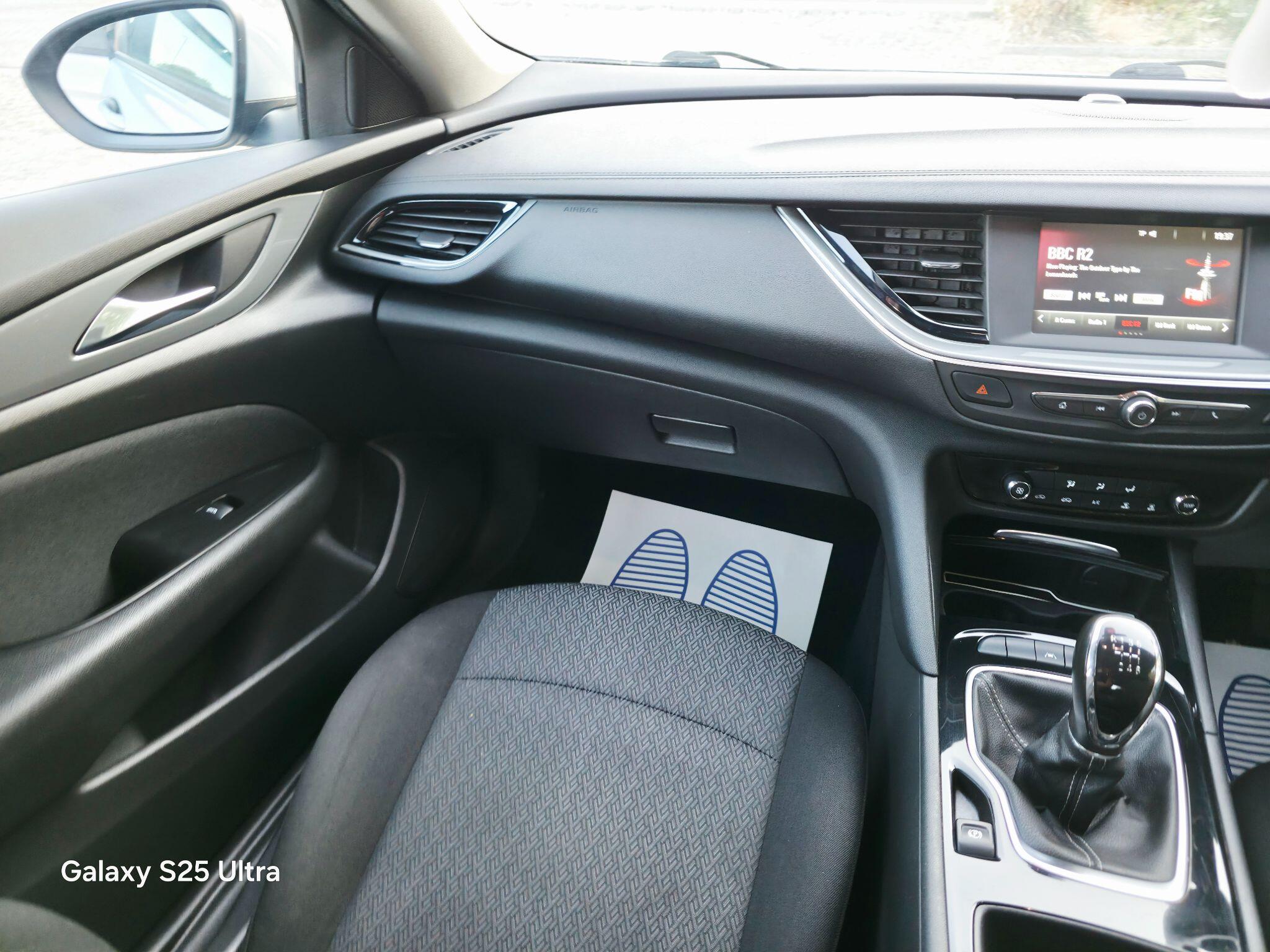 Vauxhall Insignia view 18