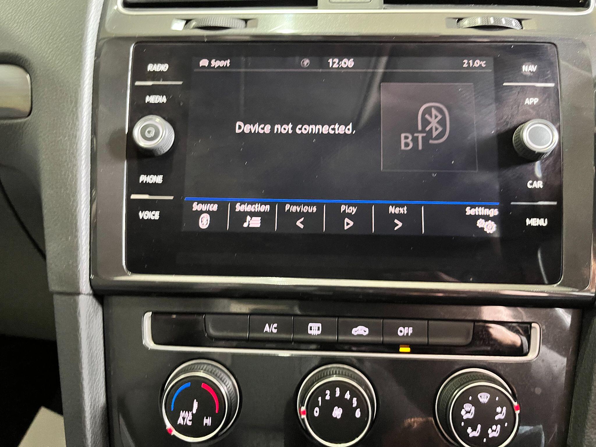 Volkswagen Golf view 22
