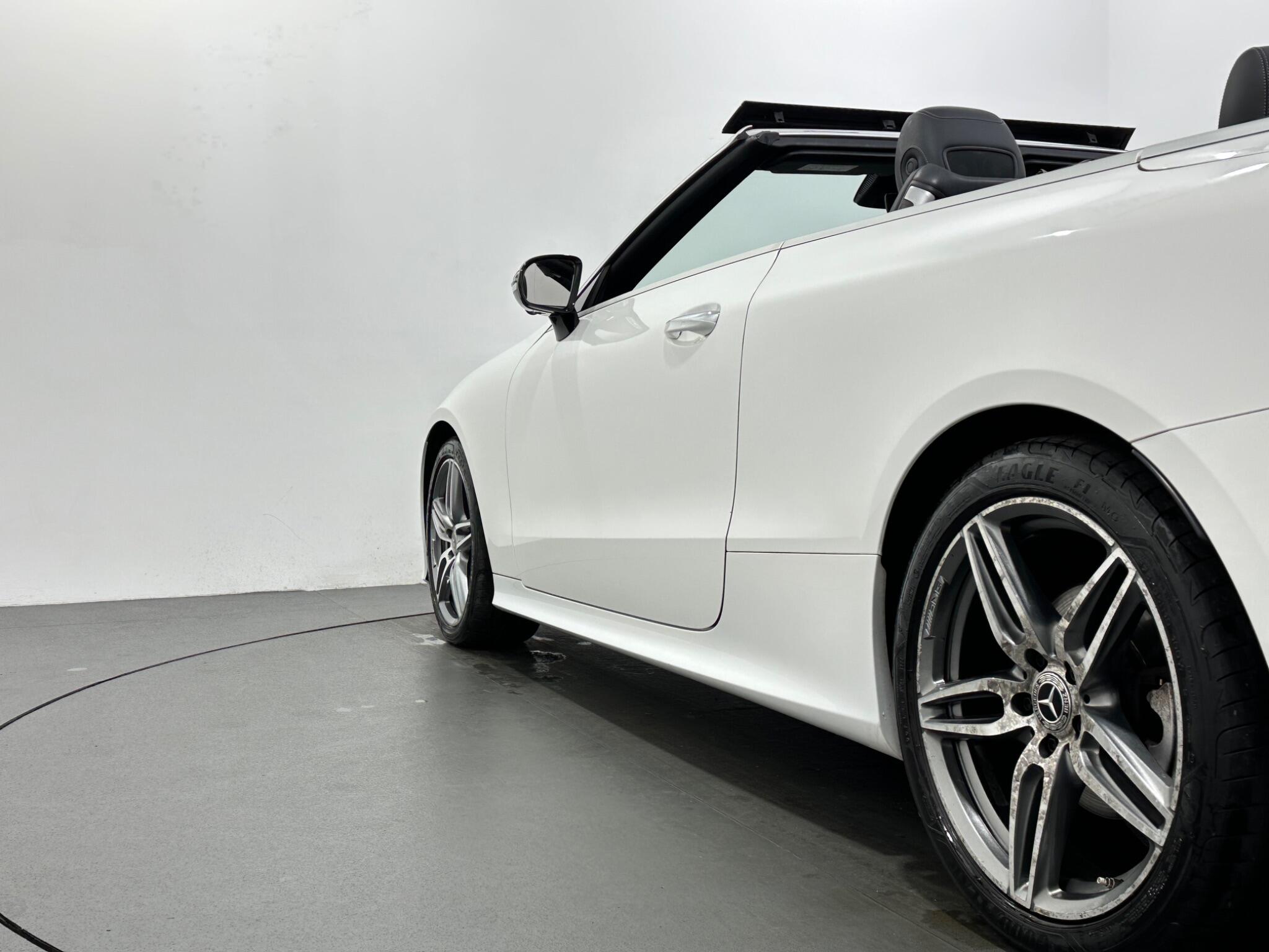 Mercedes-Benz E-Class view 49