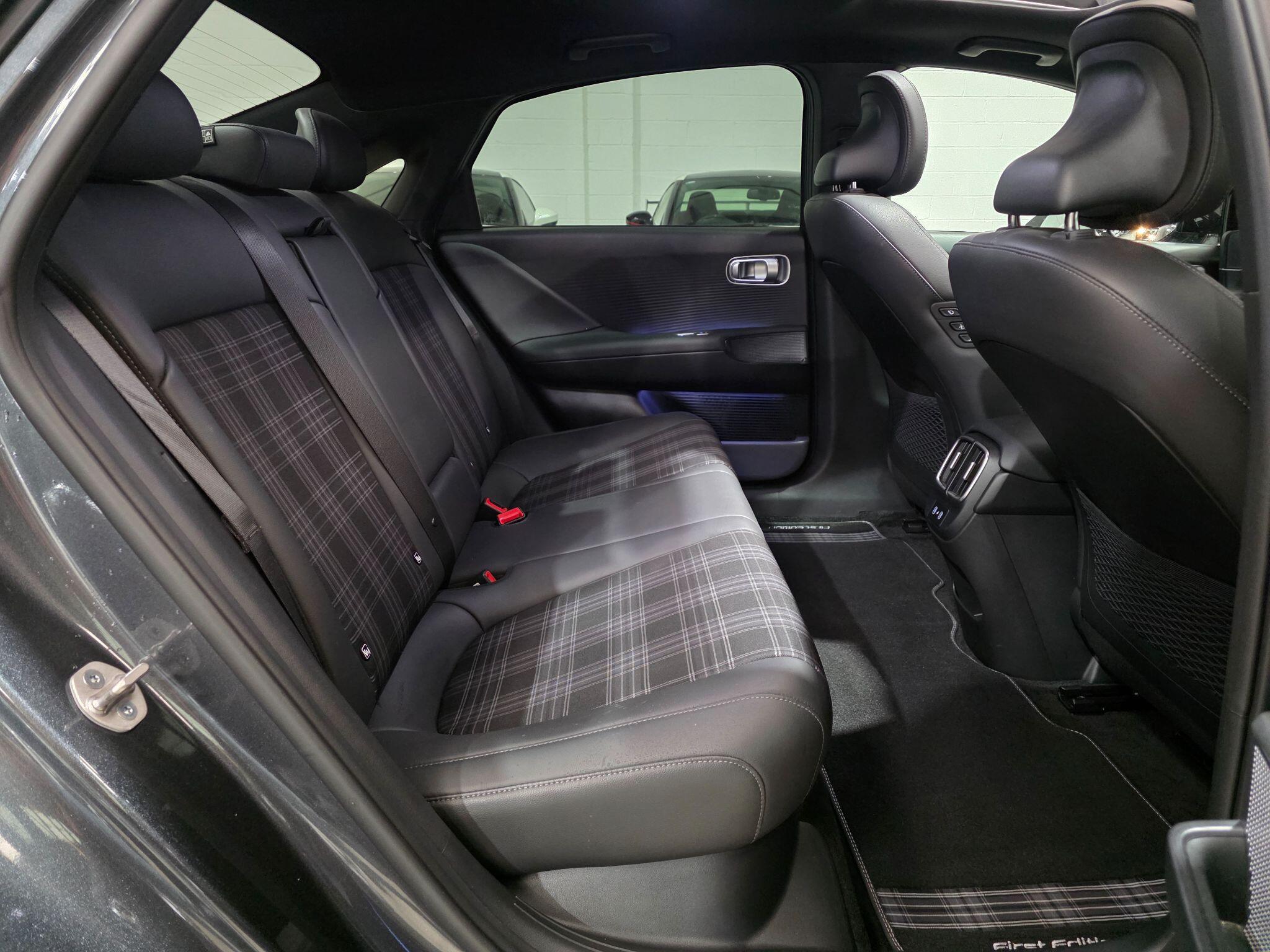 Hyundai Ioniq 6 view 26