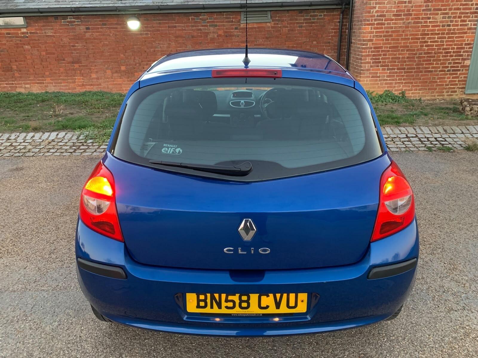Renault Clio - Image 12
