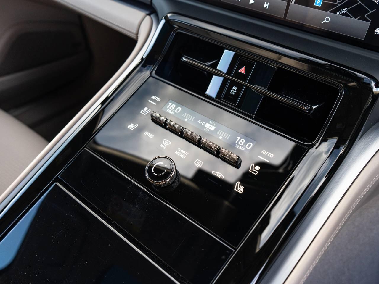 Porsche Panamera view 29