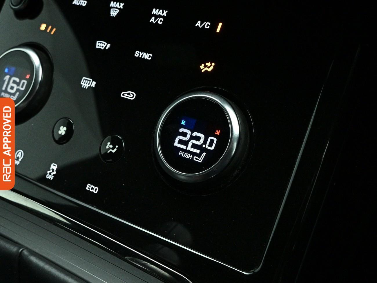 Land Rover Range Rover Evoque view 16