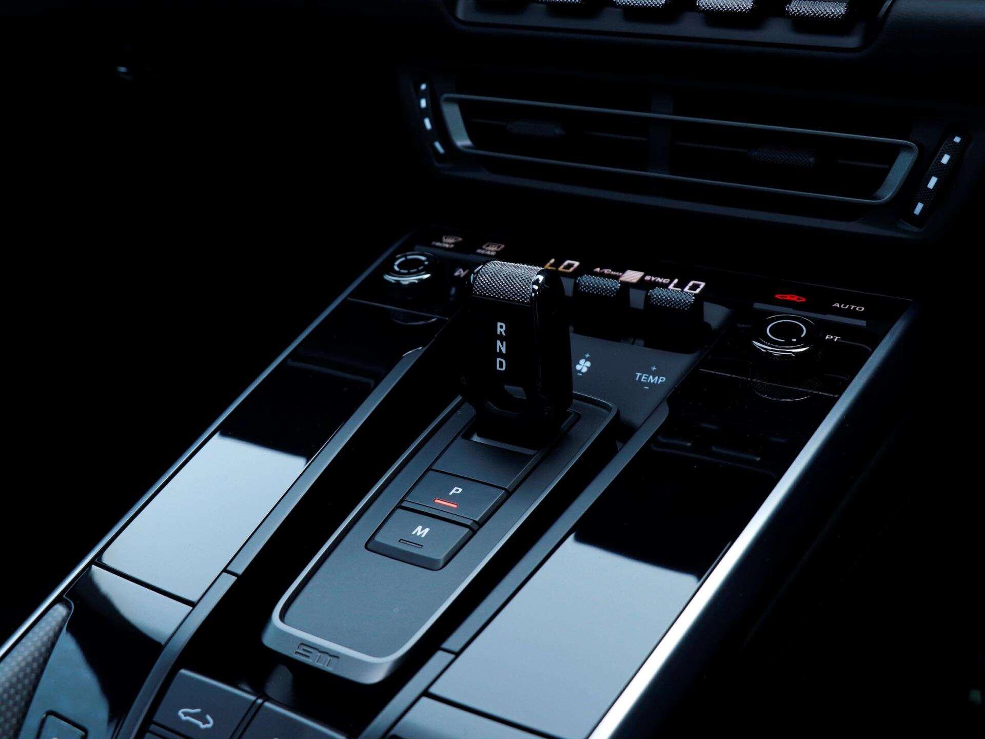 Porsche 911 view 15