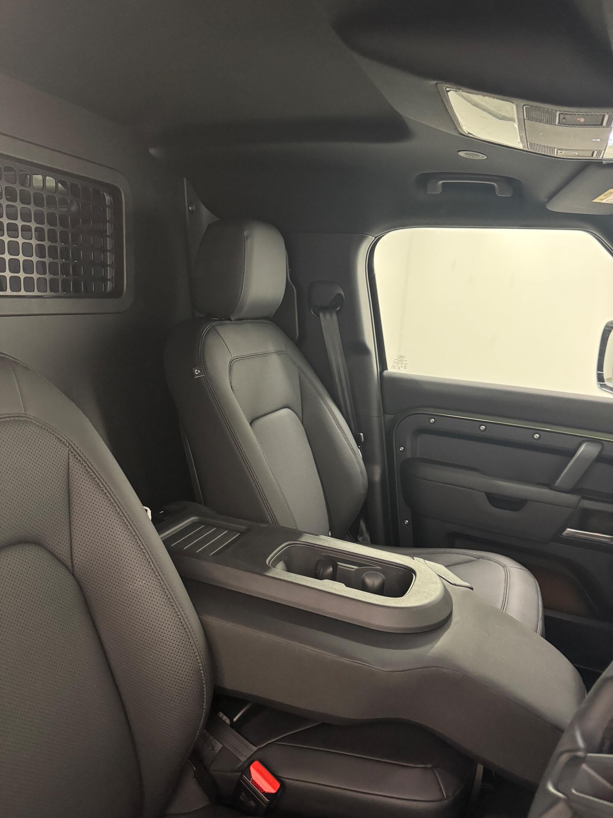 Land Rover Defender view 13
