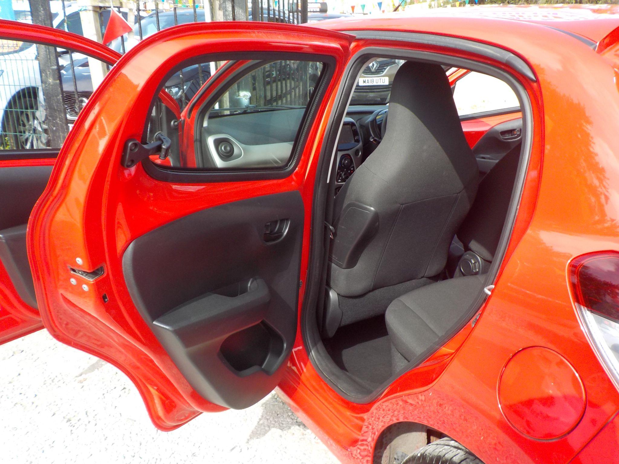 Peugeot 108 1.0 Active Euro 6 5dr