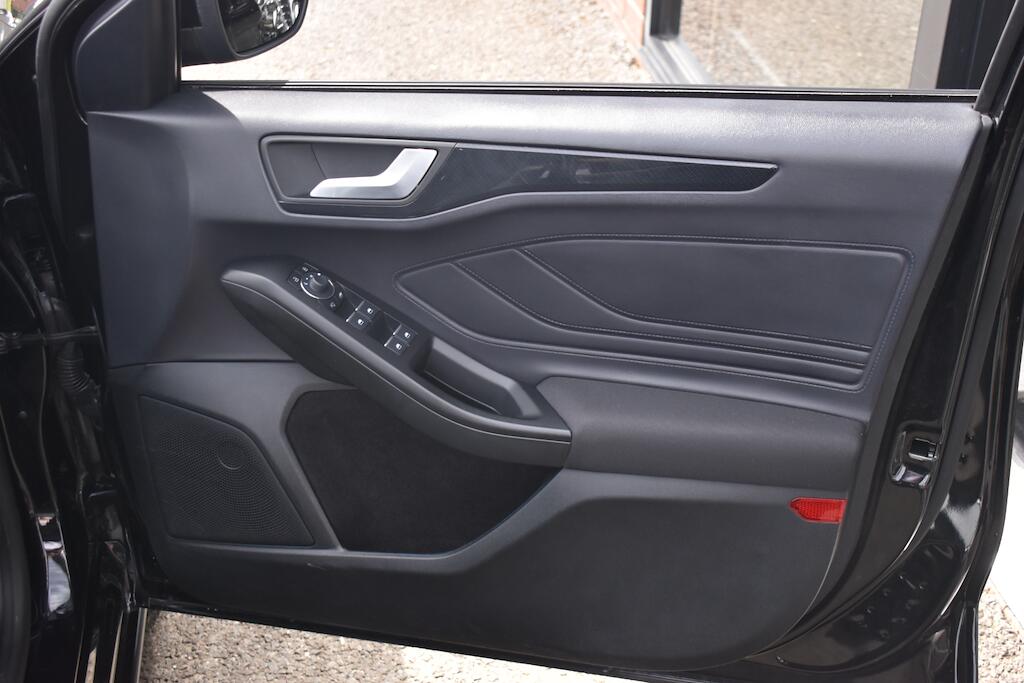 Ford Focus view 26