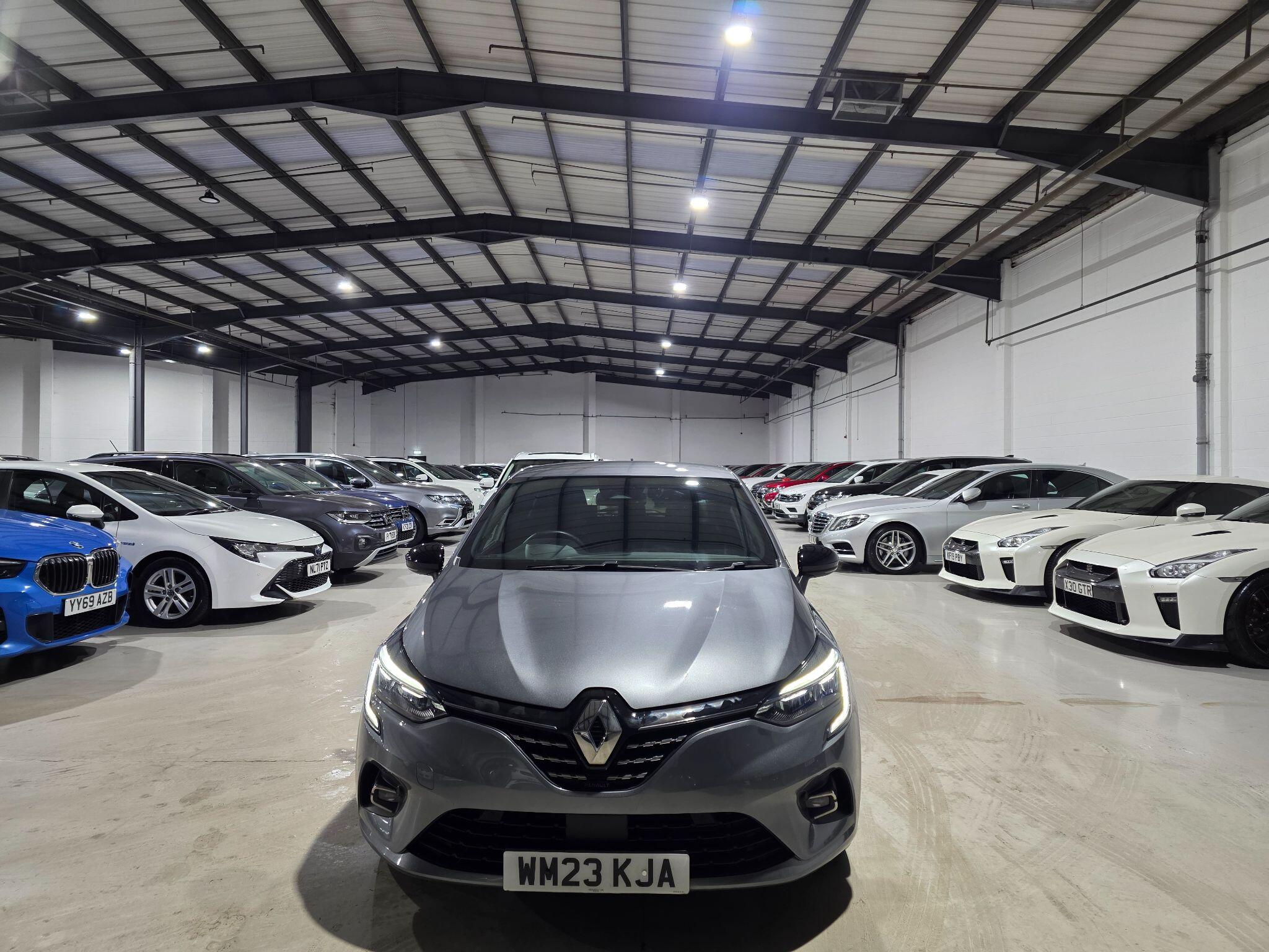 Renault Clio view 2