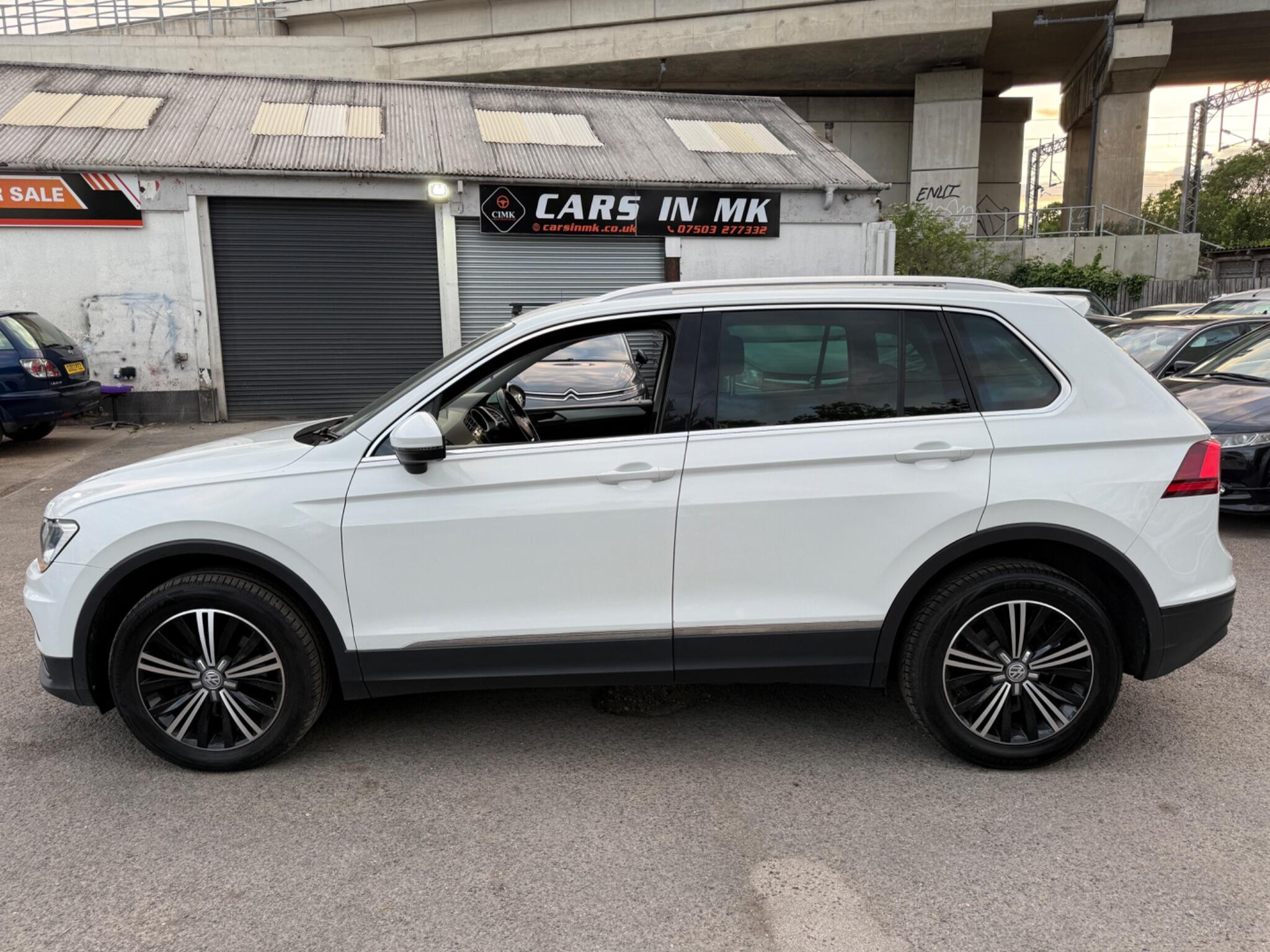 Volkswagen Tiguan - Image 11