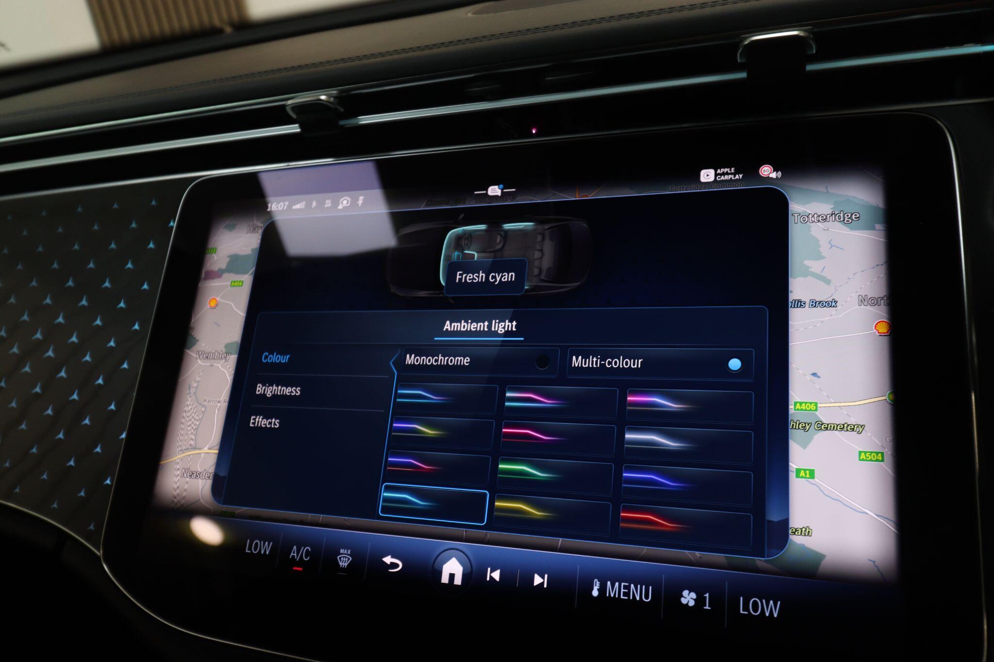 Mercedes-Benz E Class view 23