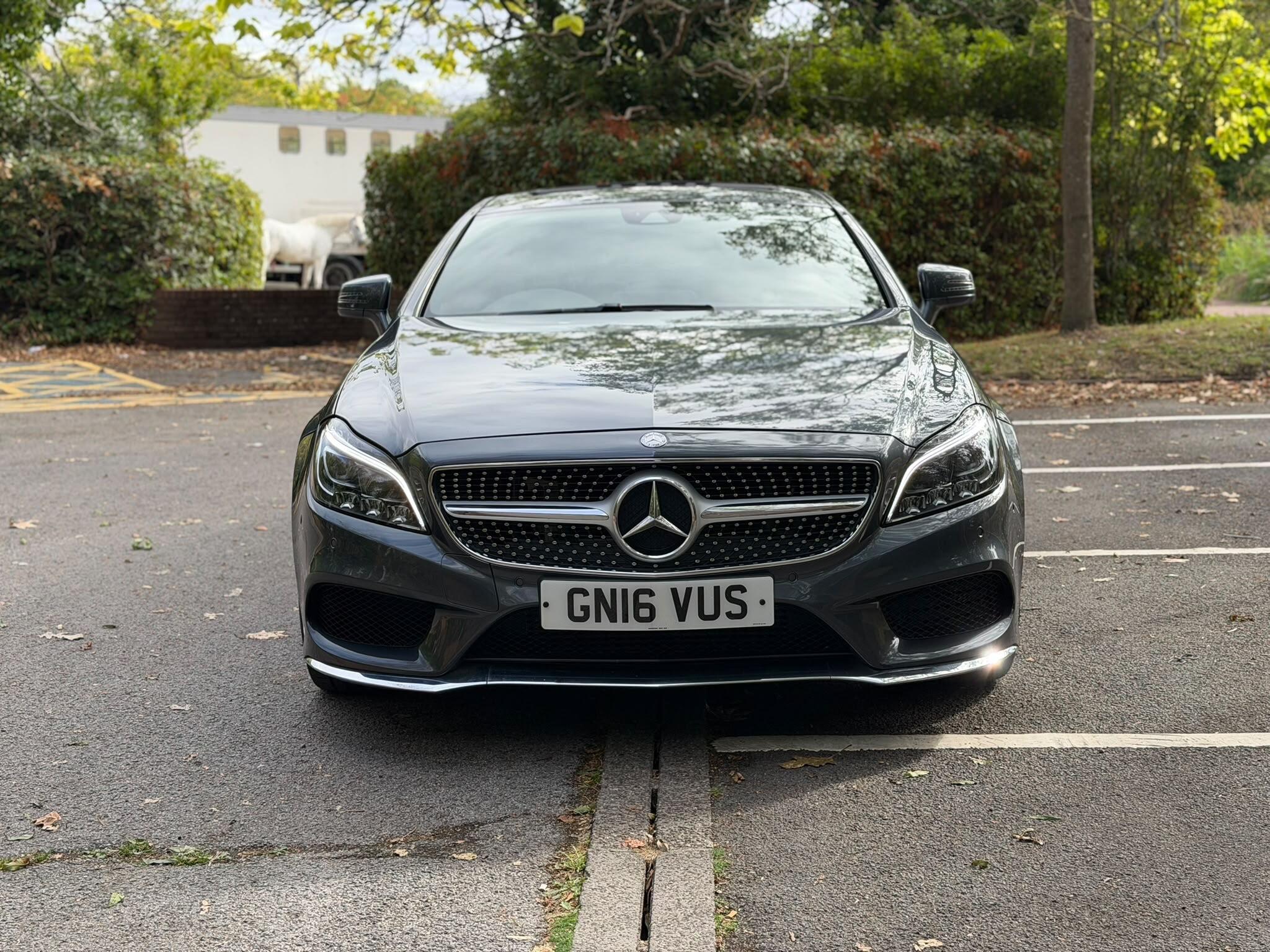 Mercedes-Benz CLS view 9