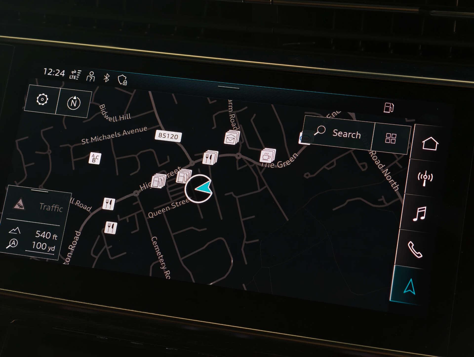 Audi SQ8 view 44