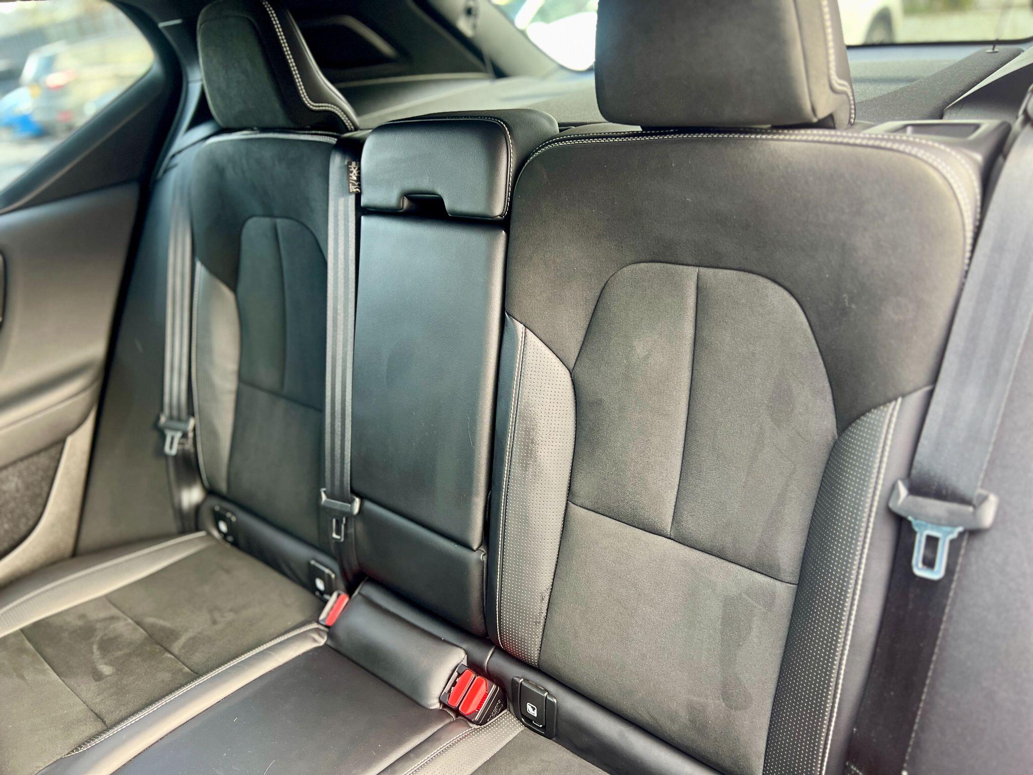 Volvo XC40 view 23