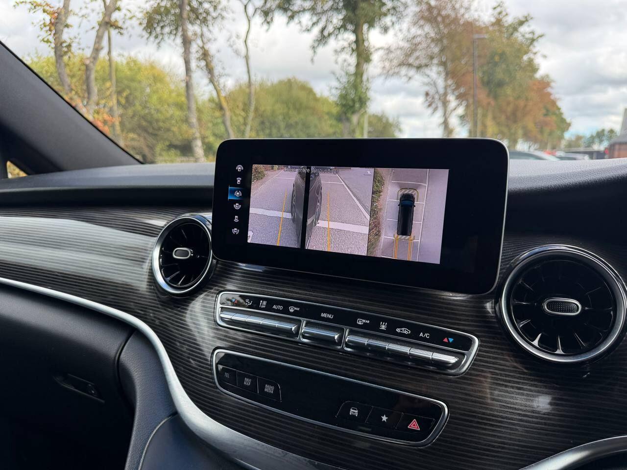 Mercedes-Benz Eqv view 47