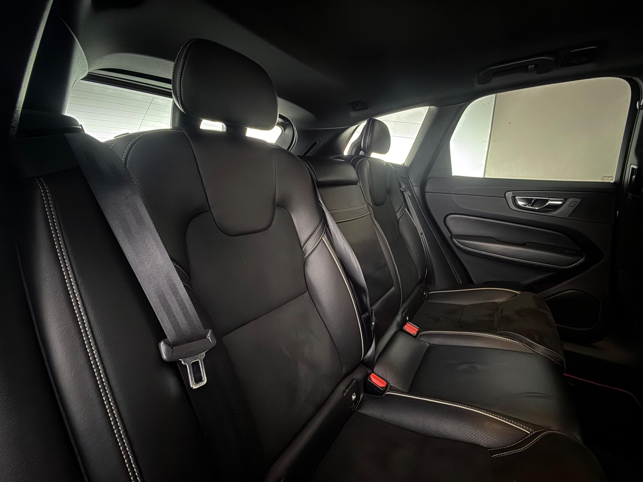 Volvo XC60 view 28