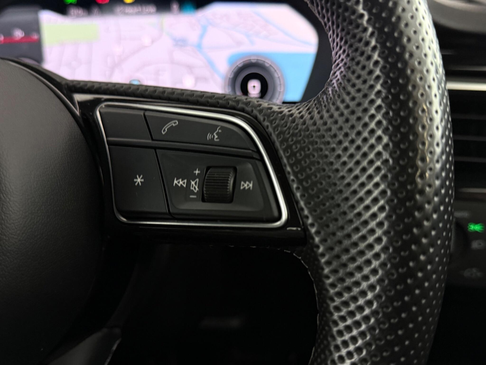 Audi A4 view 16