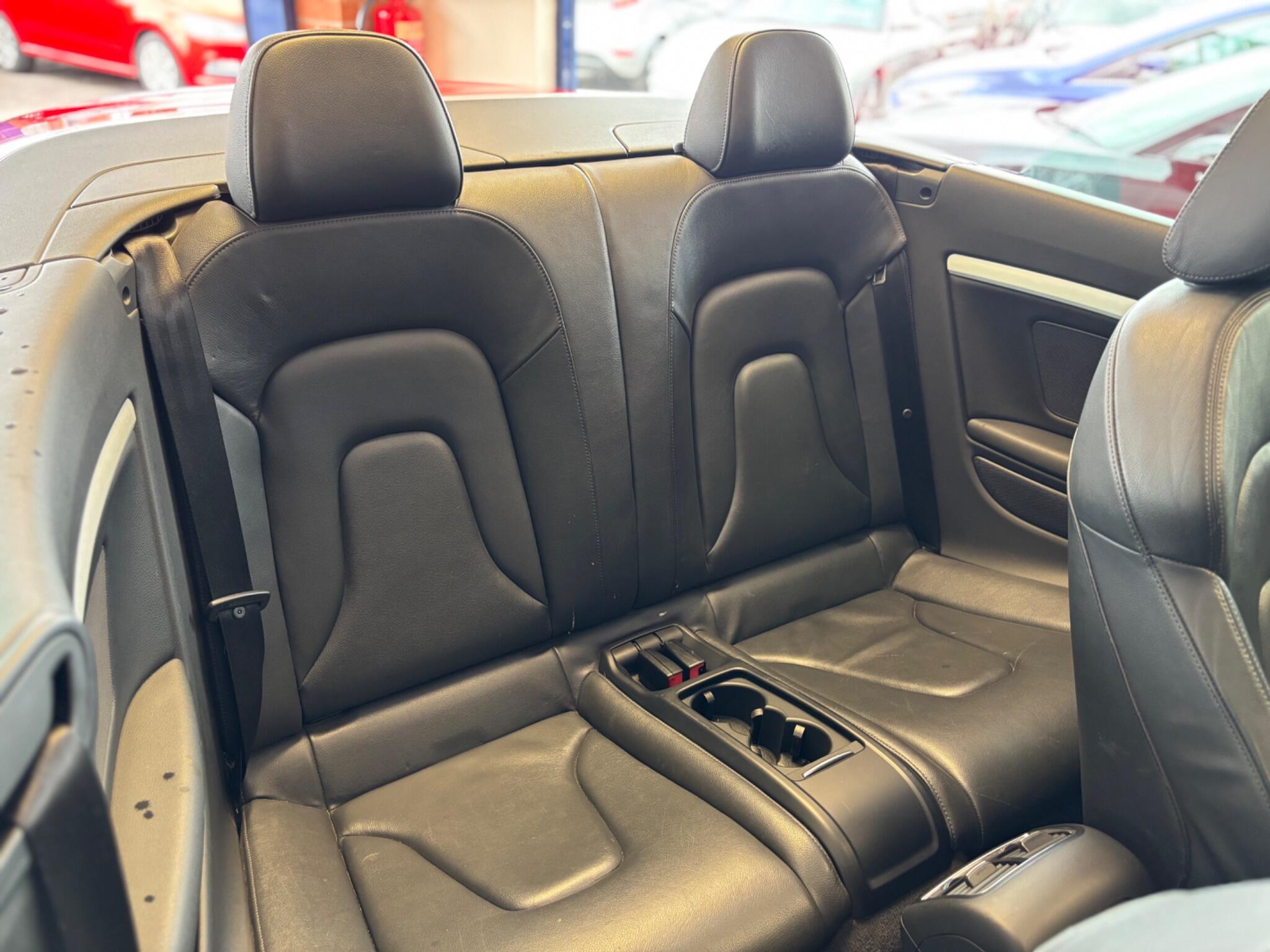 Audi A5 Cabriolet view 16
