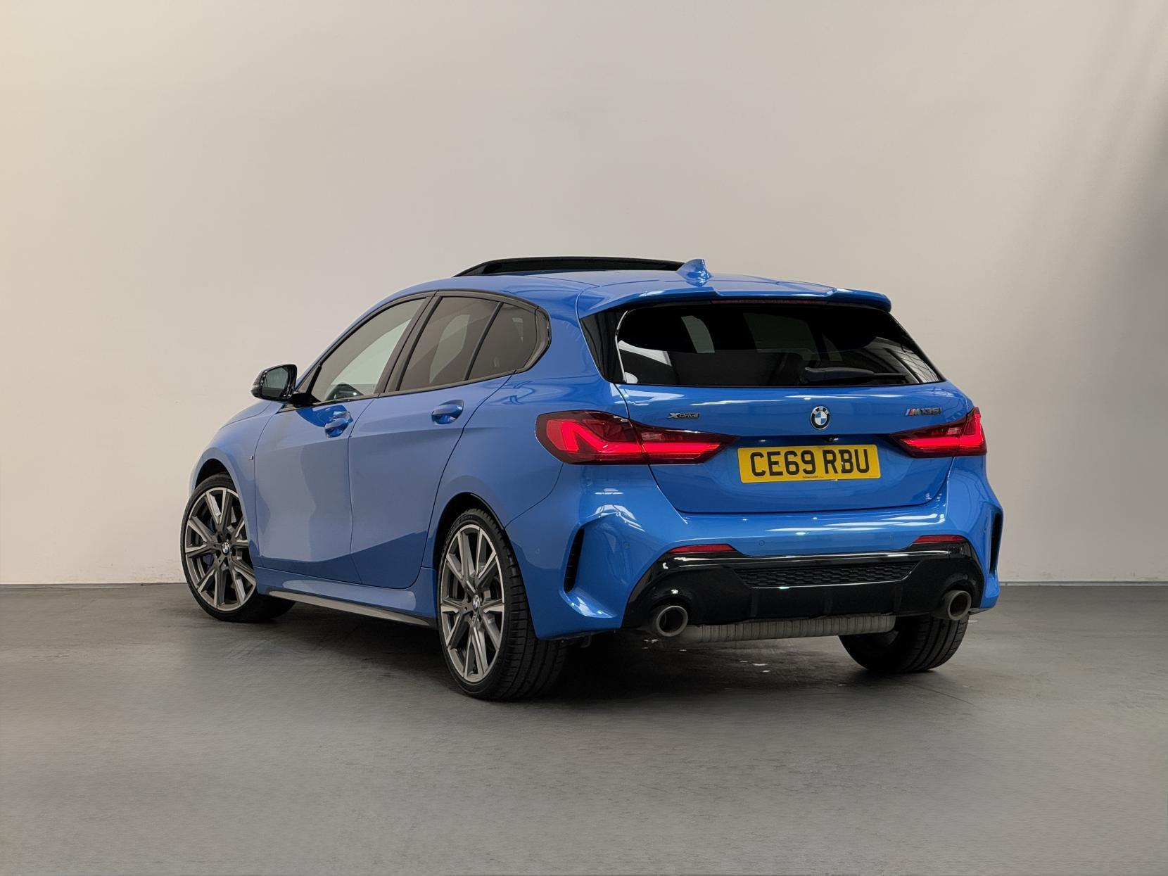 BMW 1 Series view 10