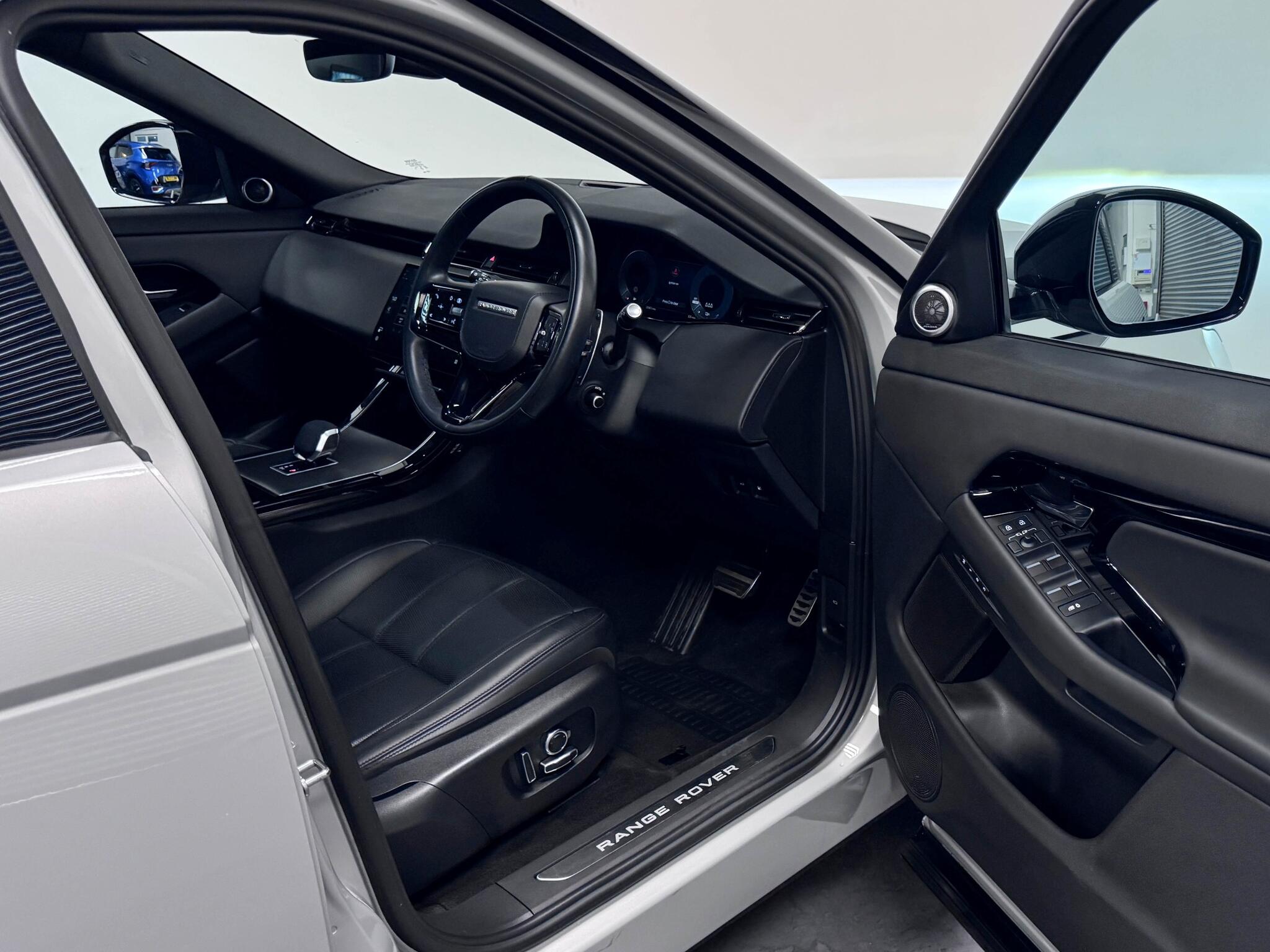 Land Rover Range Rover Evoque view 35
