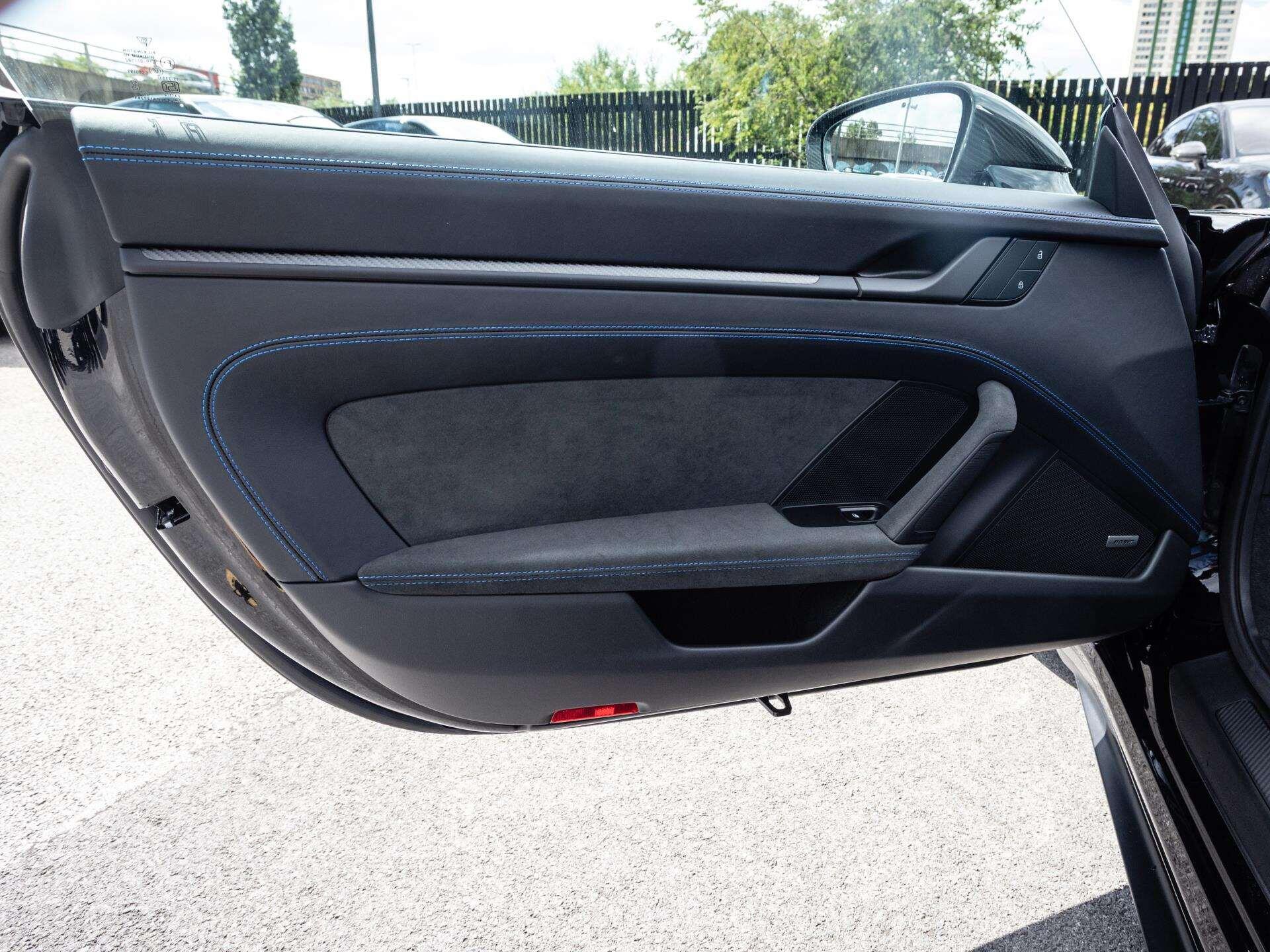 Porsche 911 view 31