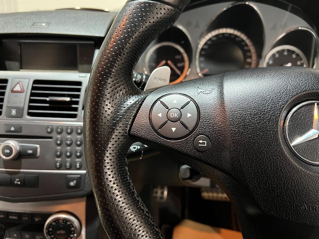 Mercedes-Benz C-Class view 33