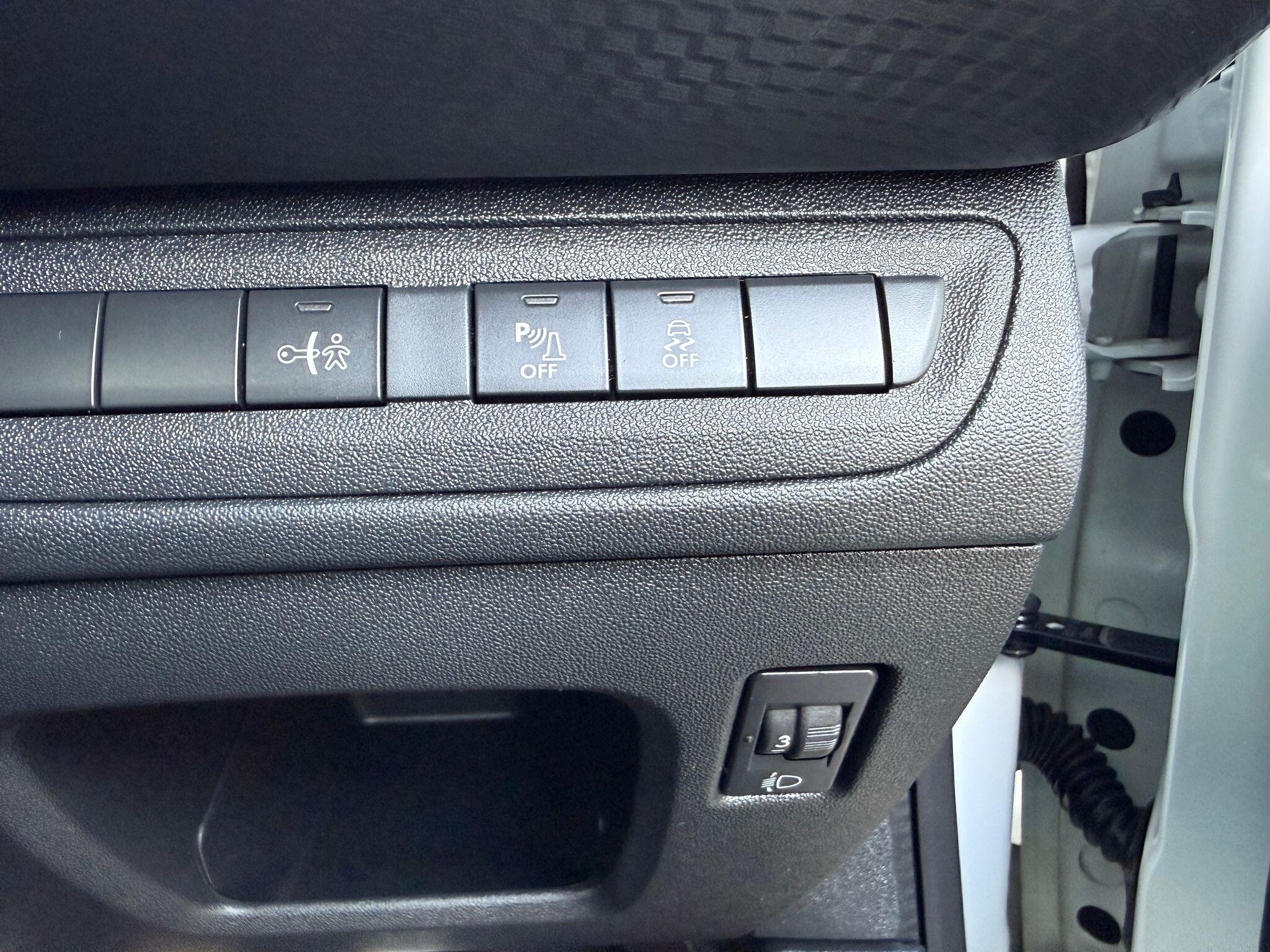 Peugeot 208 view 19