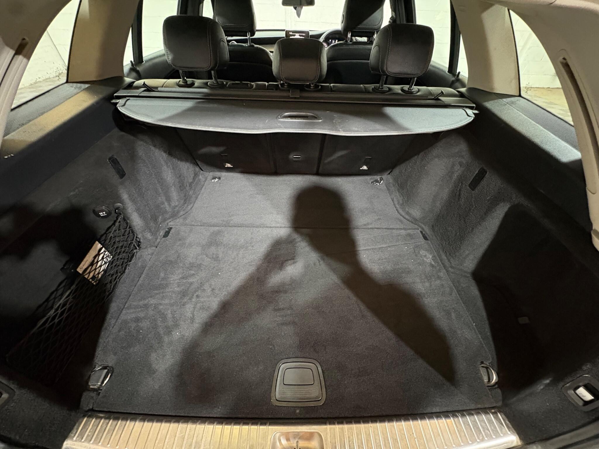 Mercedes-Benz C Class view 51