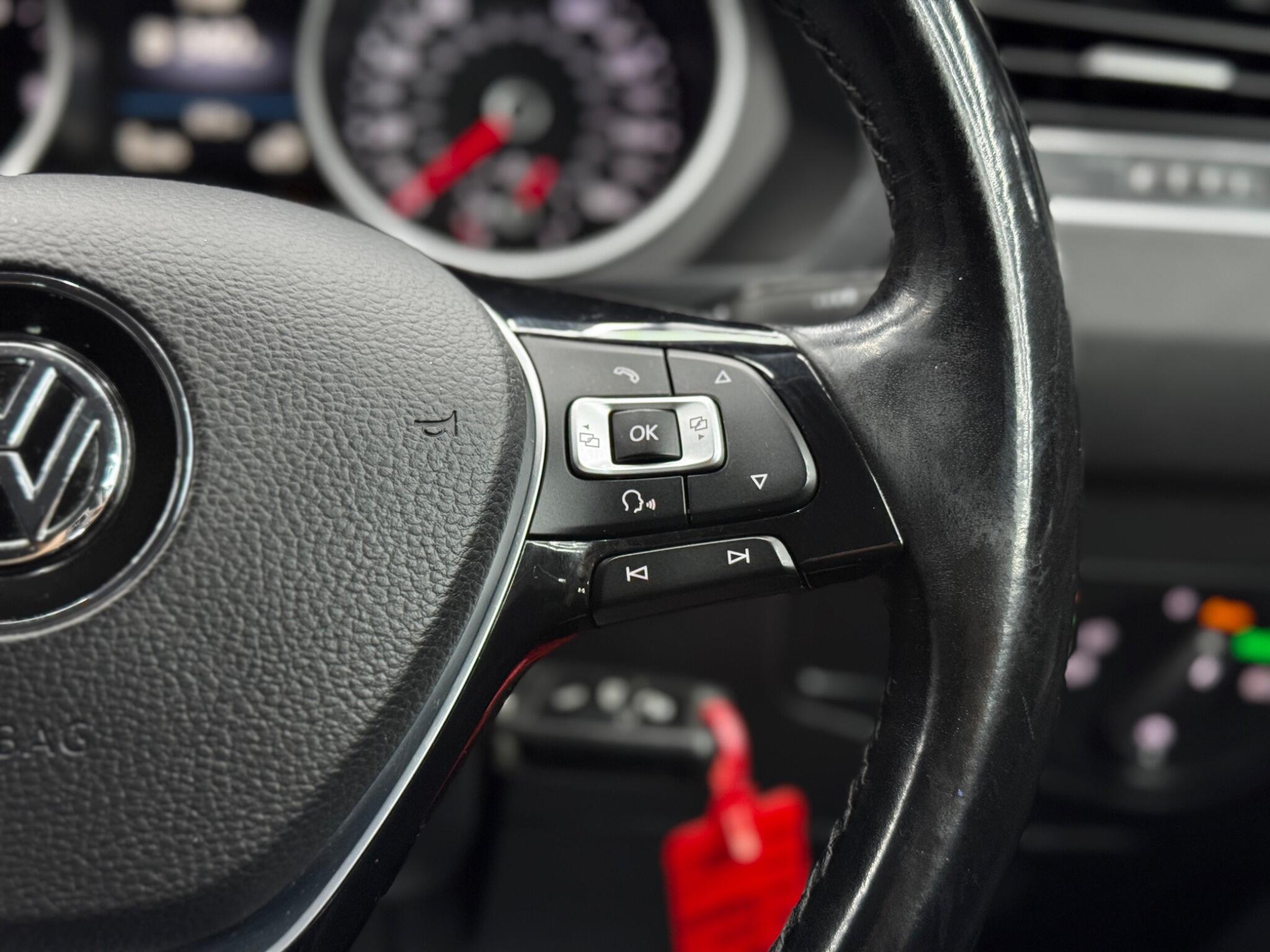 Volkswagen Tiguan view 21
