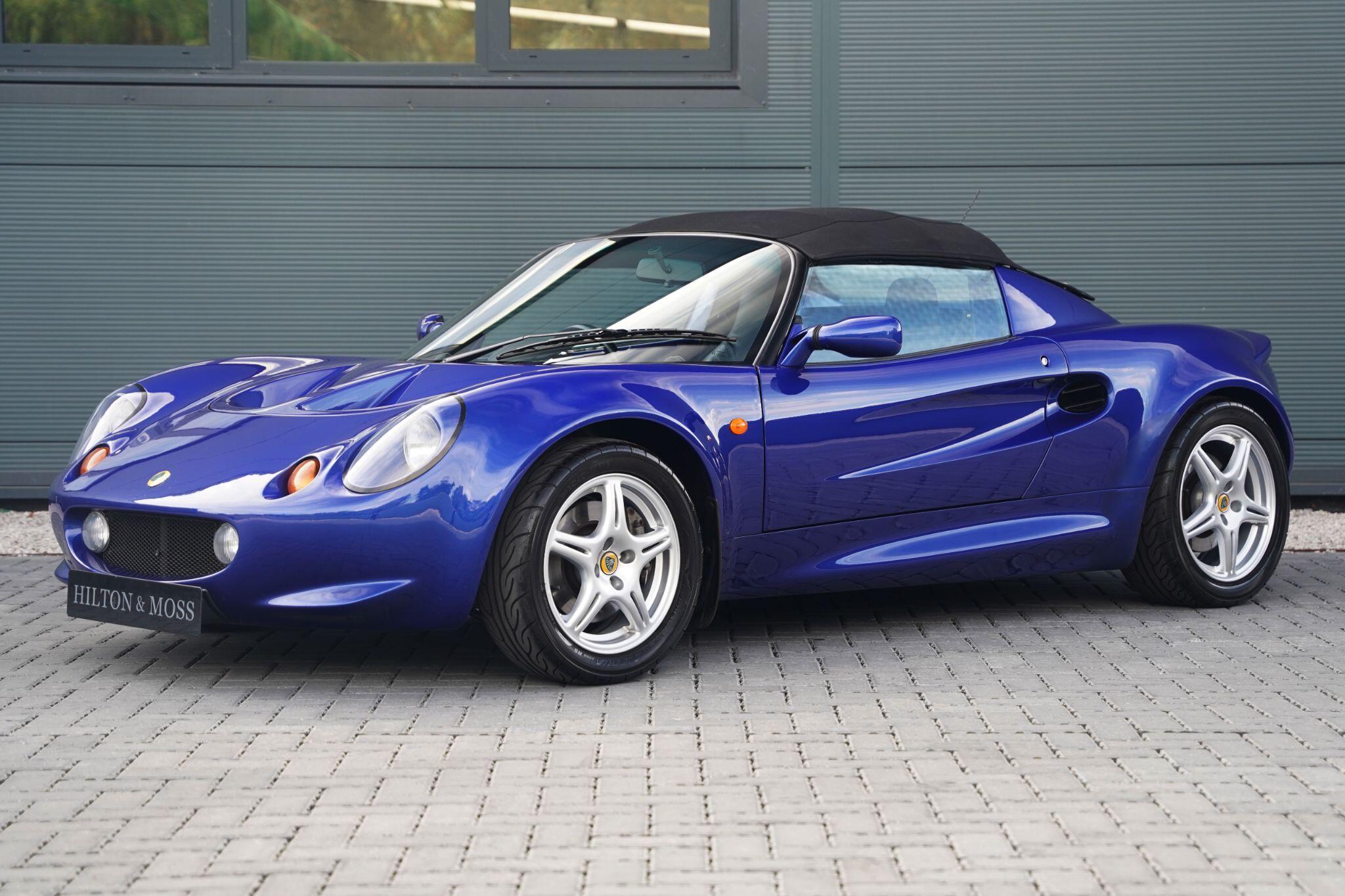 Lotus Elise view 4