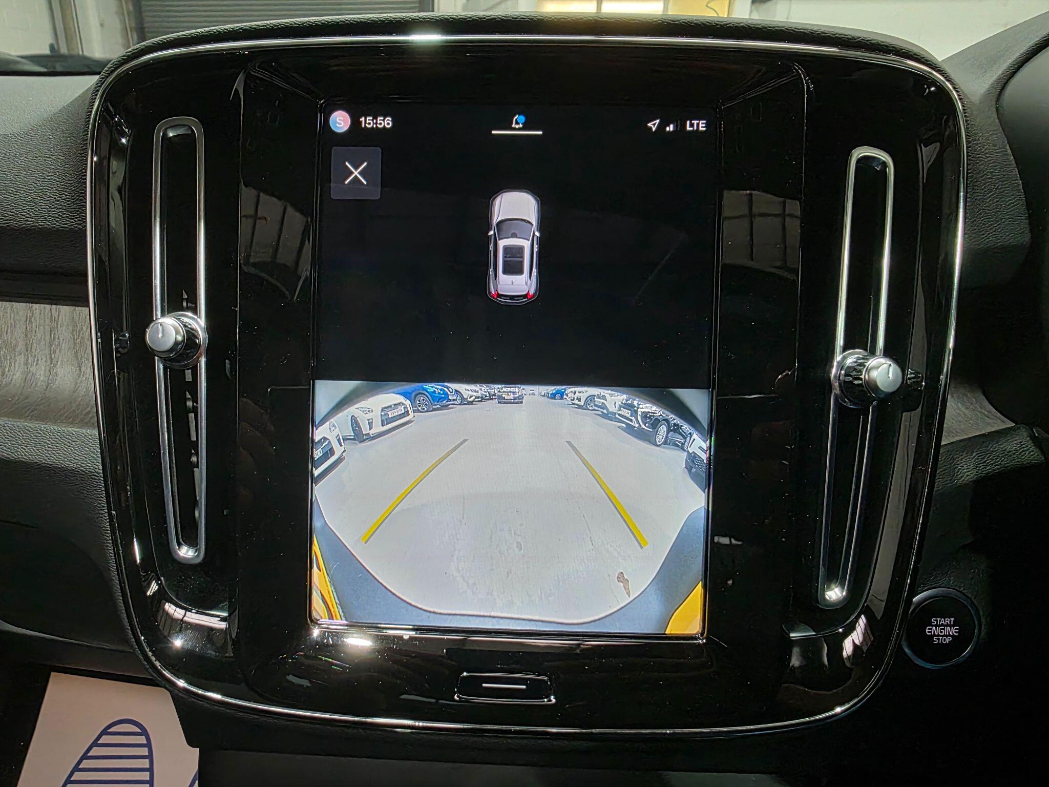 Volvo XC40 view 12