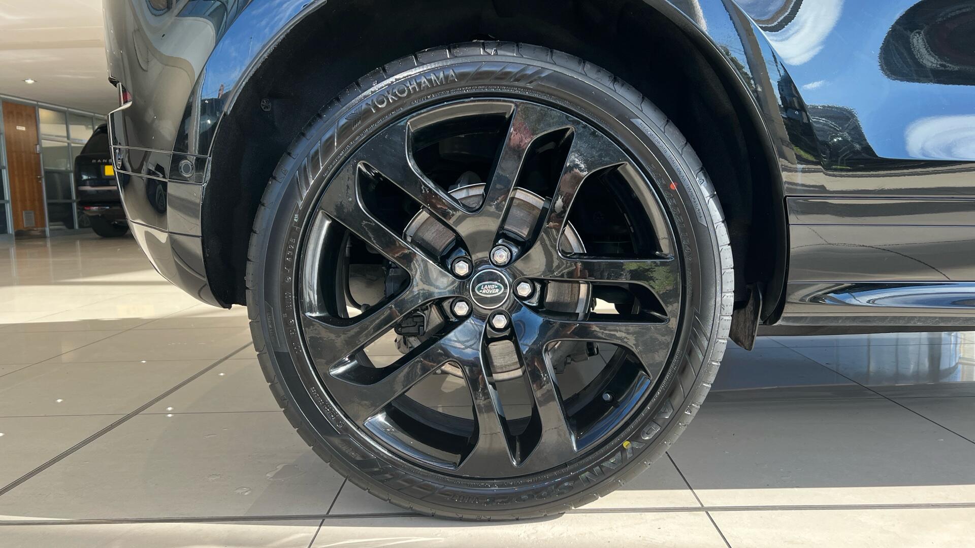 Land Rover Range Rover Evoque view 28